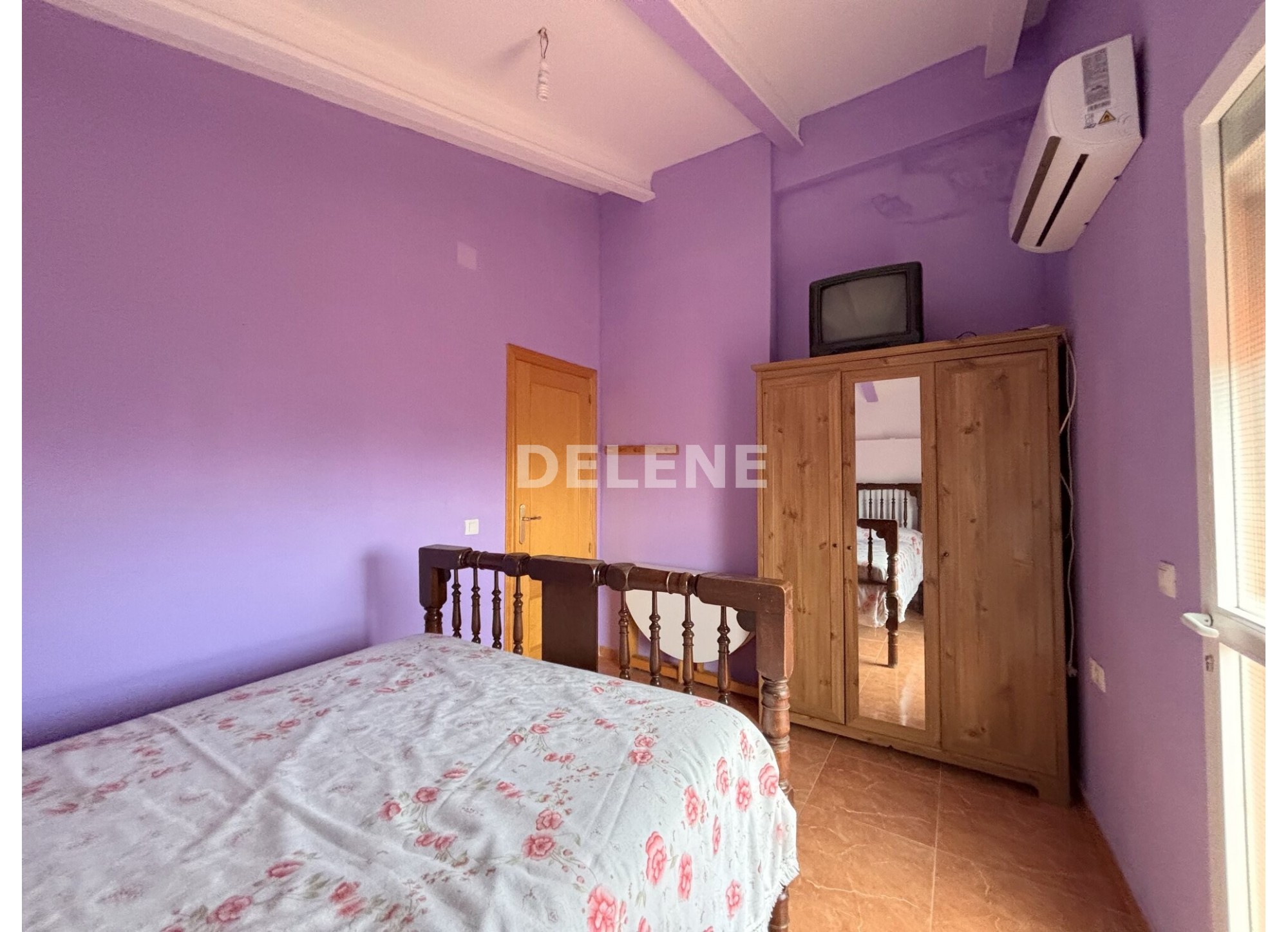 2766 CASA CON PATIO, PISCINA Y GARAJE, BARRIO GRAUS (ISSO)