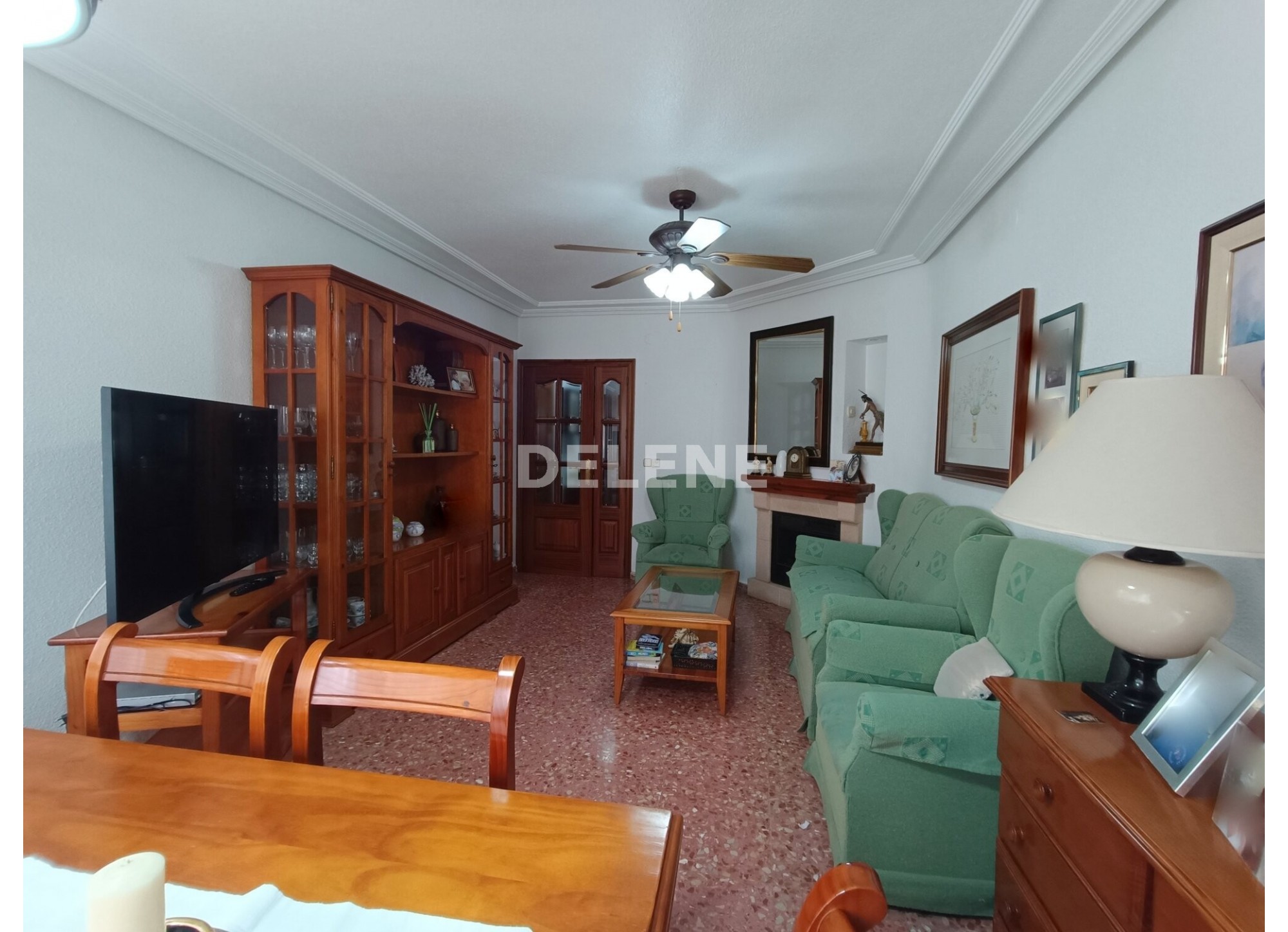 2767 ADOSADO CON PATIO Y PLAZA DE GARAJE, PRÓXIMO A HOSPITAL