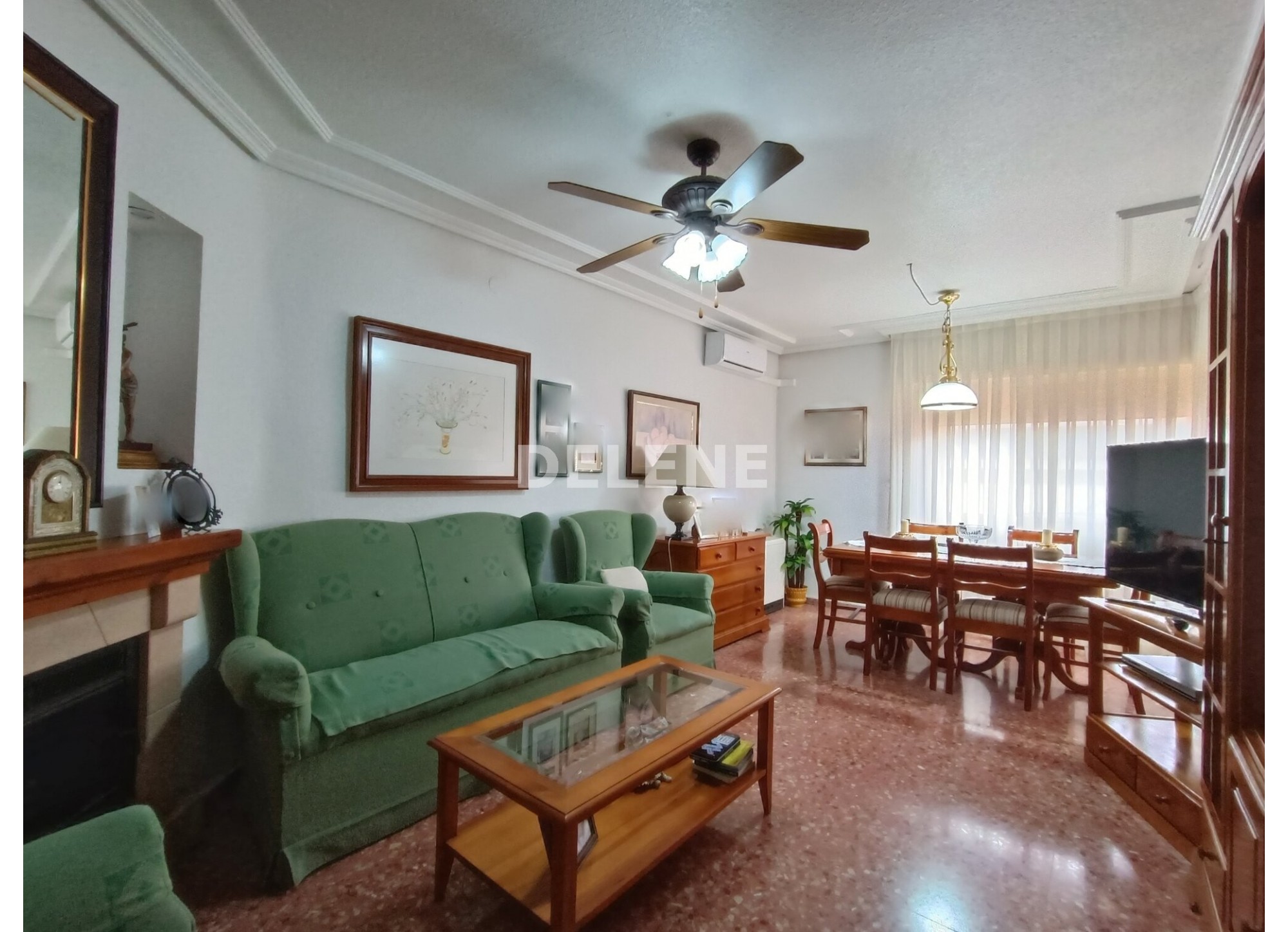 2767 ADOSADO CON PATIO Y PLAZA DE GARAJE, PRÓXIMO A HOSPITAL