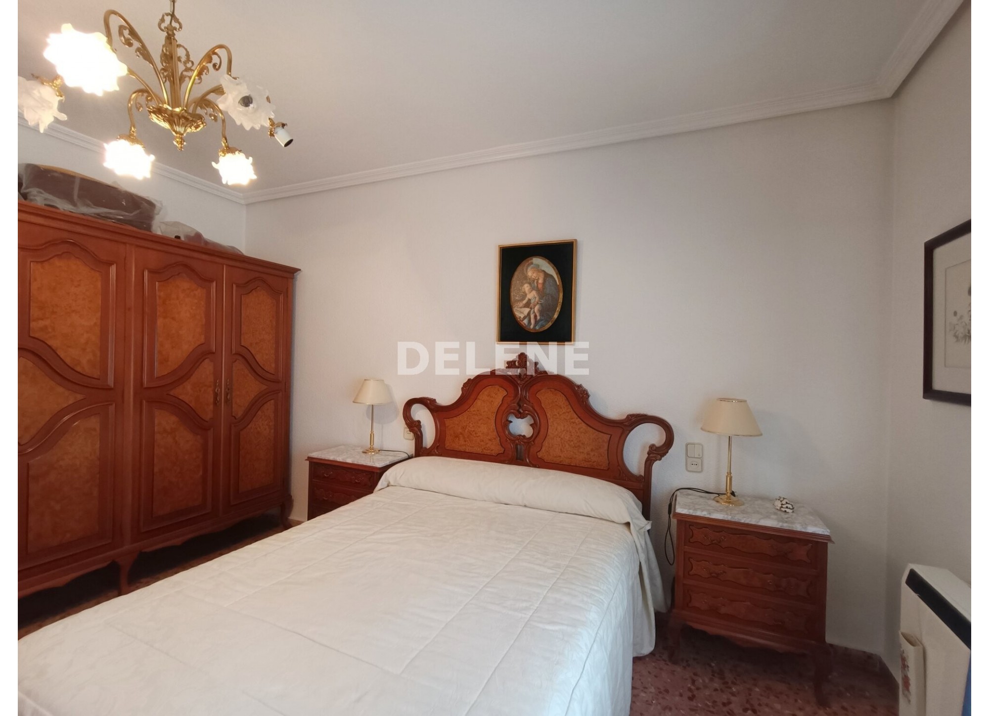 2767 ADOSADO CON PATIO Y PLAZA DE GARAJE, PRÓXIMO A HOSPITAL
