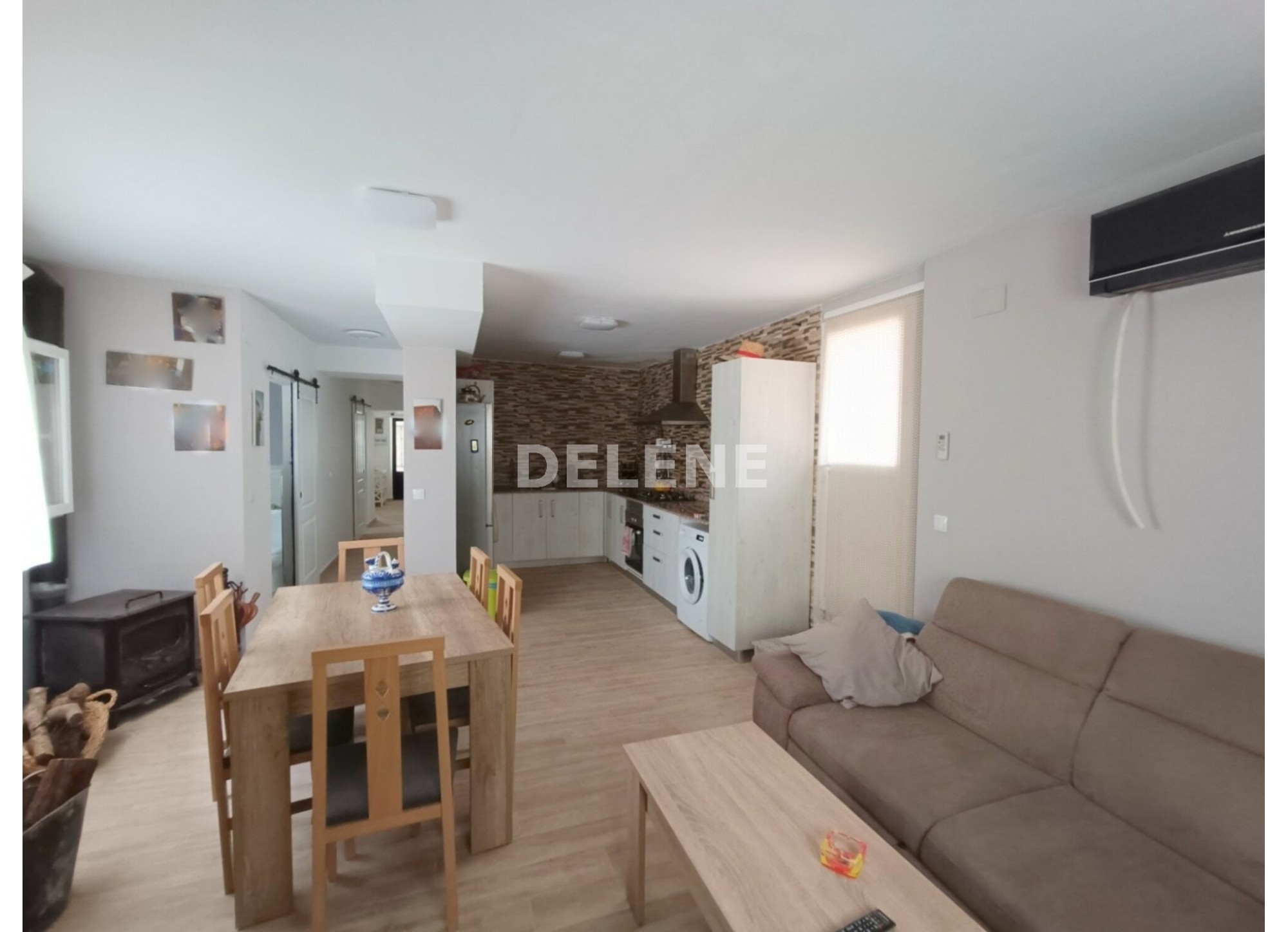2772 CASA CON PATIO Y TERRAZA EN BARRIO MENDEZ, ISSO