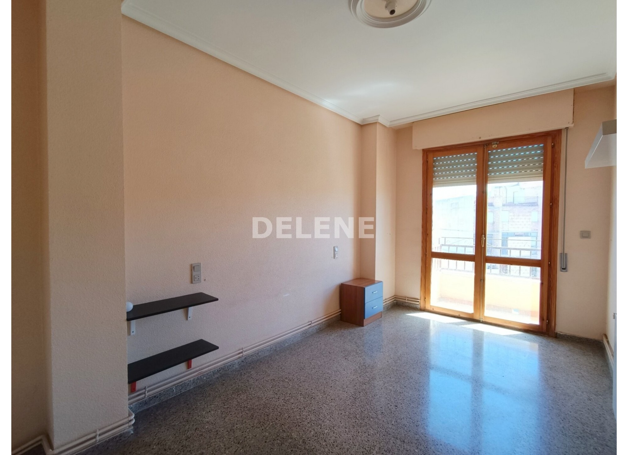 2780 PISO CON GARAJE Y TRASTERO, PRÓXIMO A COLEGIO MARTINEZ PARRAS