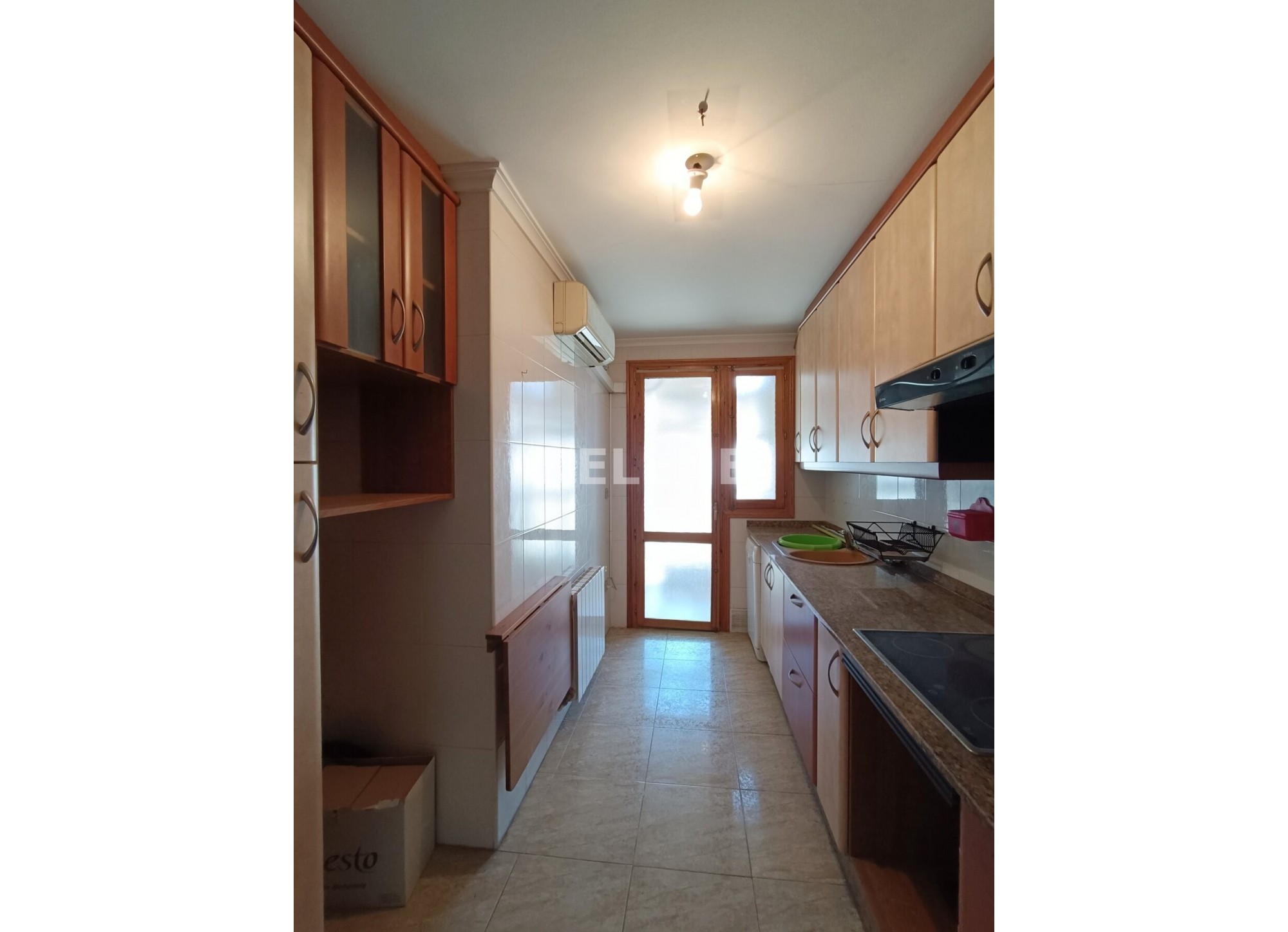 2780 PISO CON GARAJE Y TRASTERO, PRÓXIMO A COLEGIO MARTINEZ PARRAS