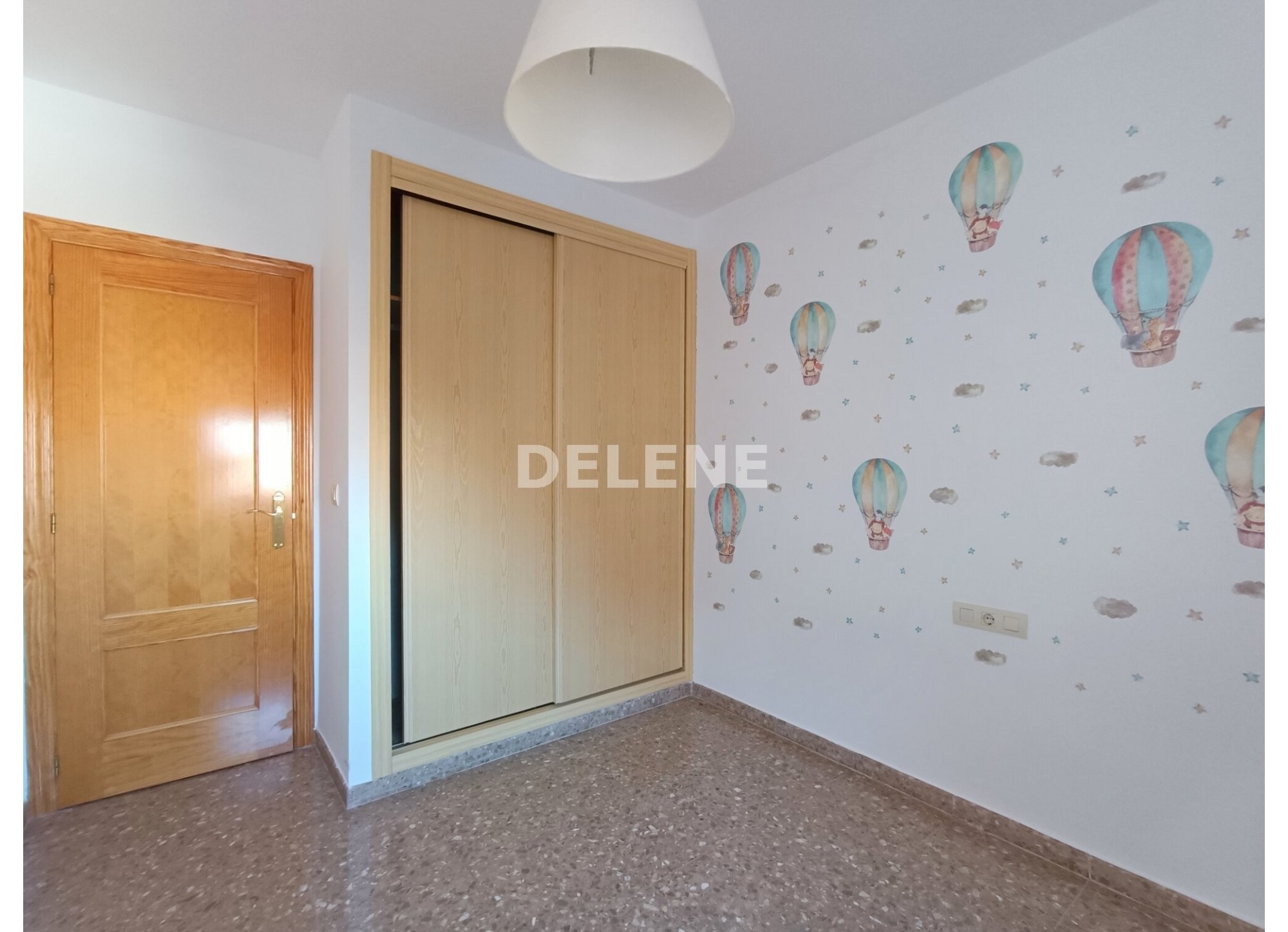 2781 PISO CON GARAJE, TRASTERO Y PISCINA COMUNITARIA, PRÓXIMO A MERCADONA