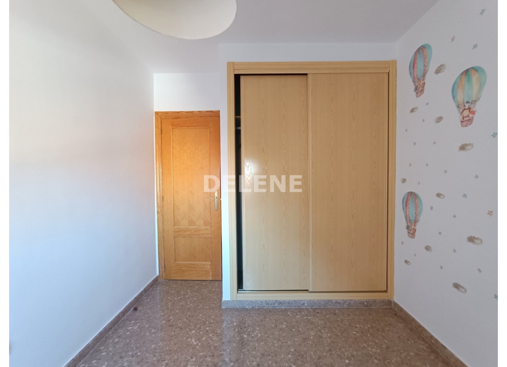 2781 PISO CON GARAJE, TRASTERO Y PISCINA COMUNITARIA, PRÓXIMO A MERCADONA