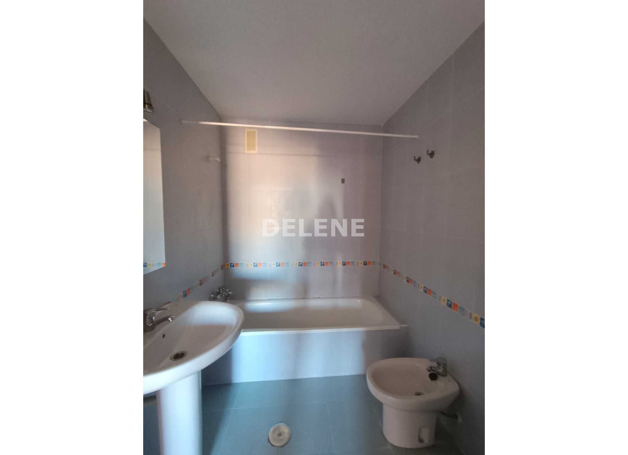 2781 PISO CON GARAJE, TRASTERO Y PISCINA COMUNITARIA, PRÓXIMO A MERCADONA