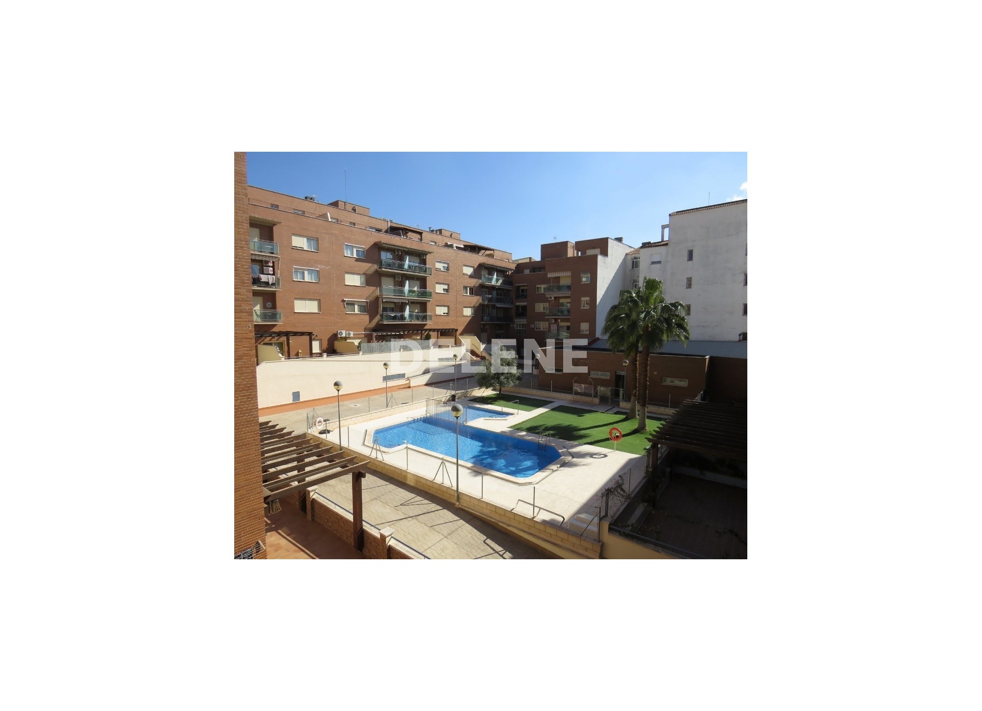 2781 PISO CON GARAJE, TRASTERO Y PISCINA COMUNITARIA, PRÓXIMO A MERCADONA