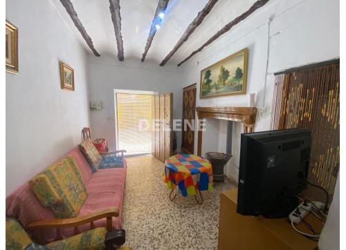 2782 CASA CON TERRENO EN CORDOVILLA