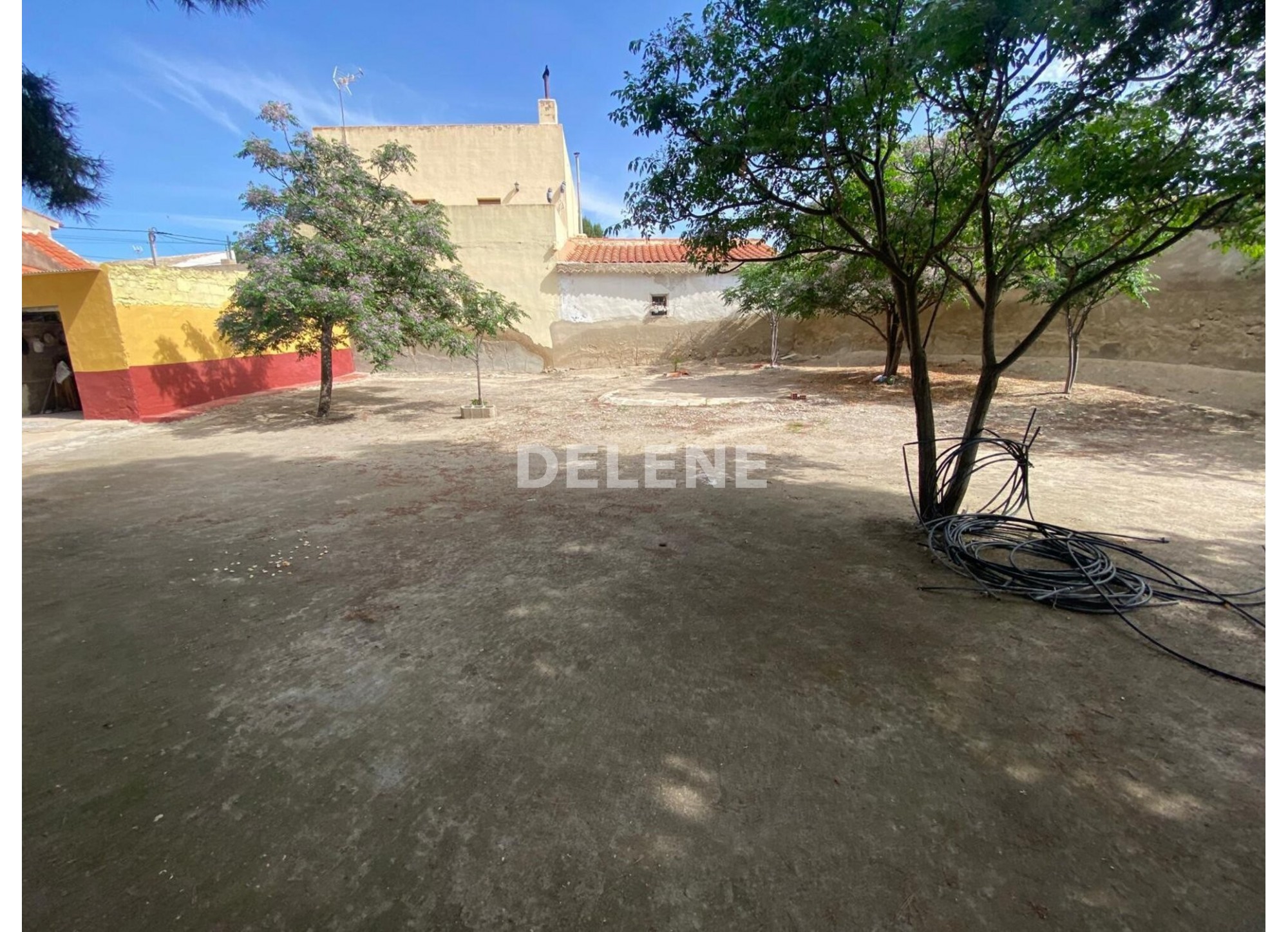 2782 CASA CON TERRENO EN CORDOVILLA