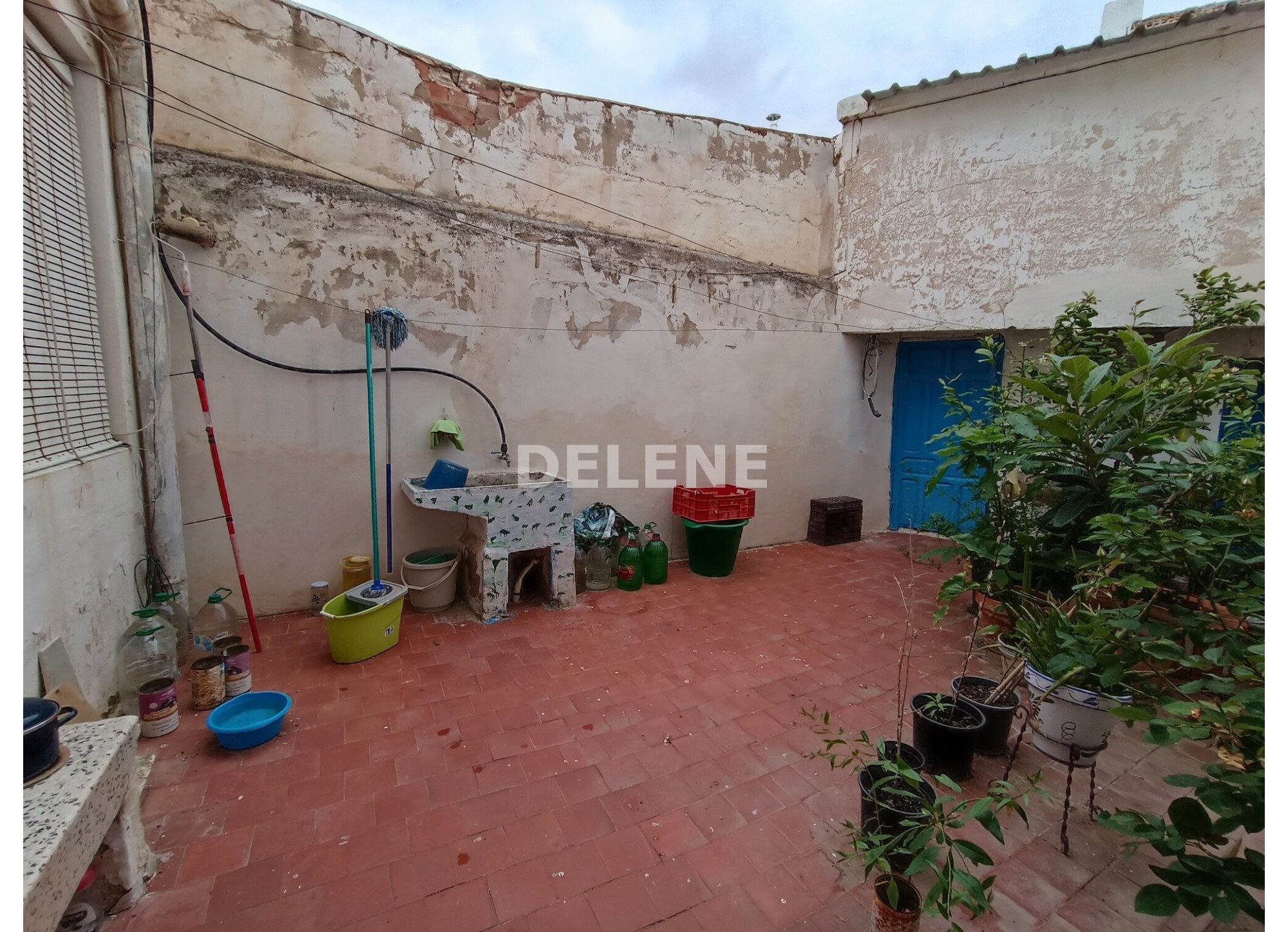 2784 CASA CON PATIO EN TOBARRA