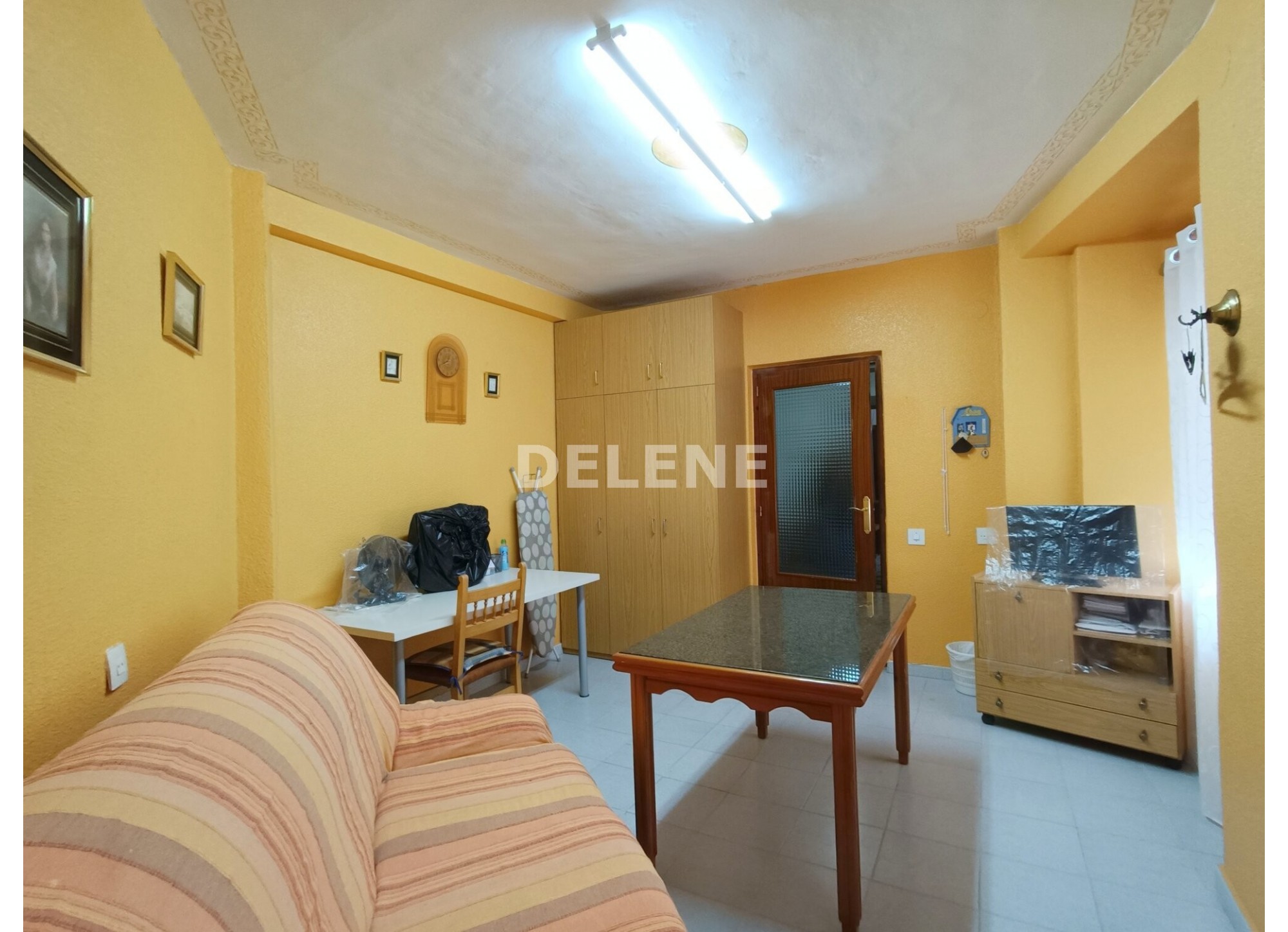 2784 CASA CON PATIO EN TOBARRA