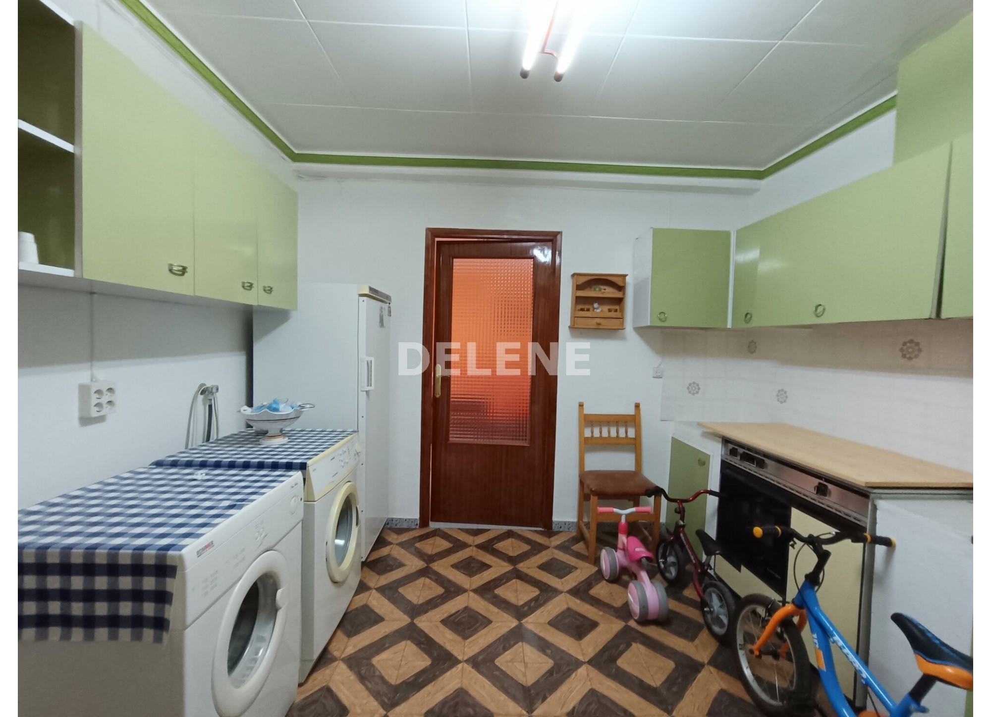2784 CASA CON PATIO EN TOBARRA