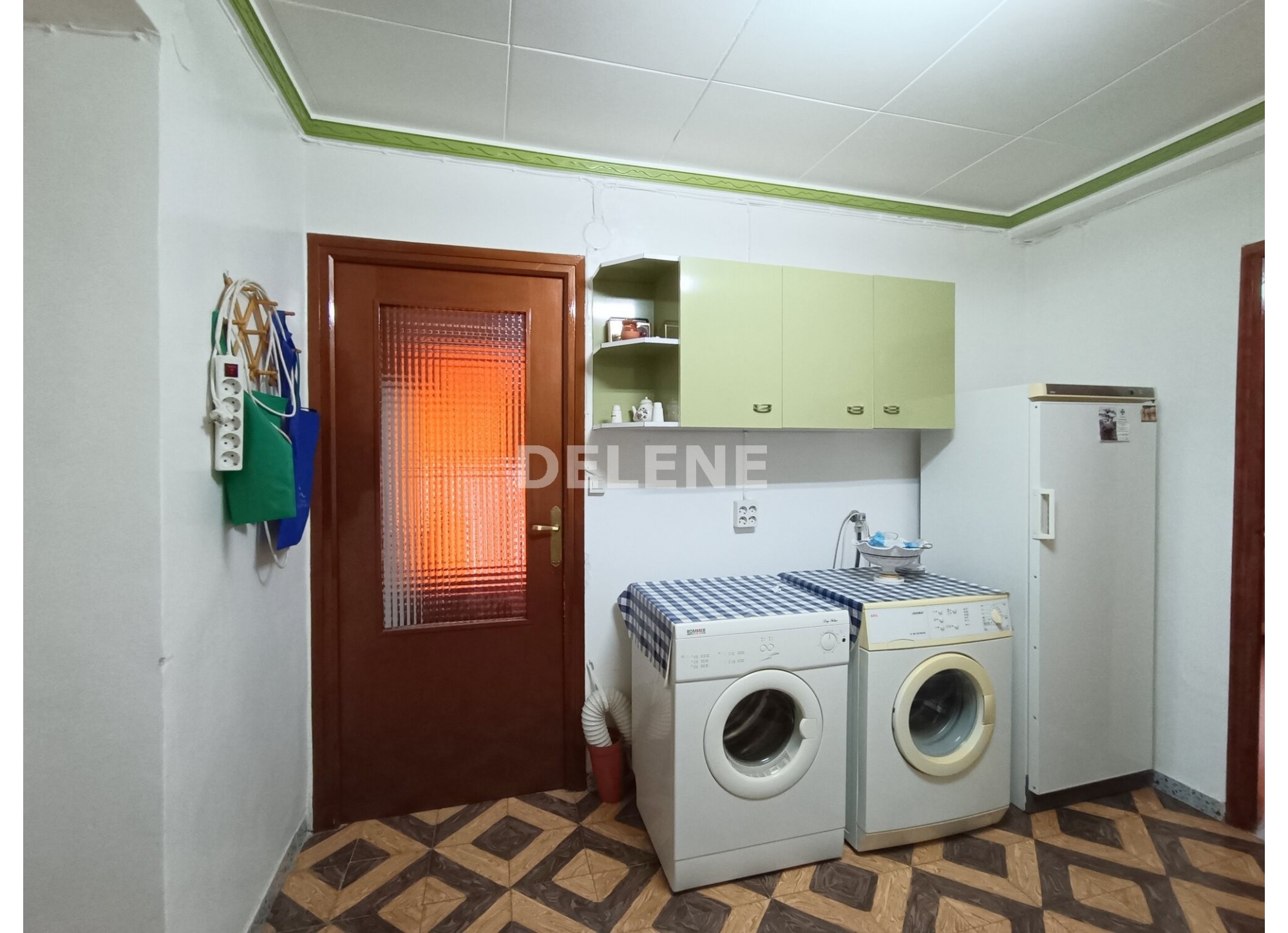 2784 CASA CON PATIO EN TOBARRA
