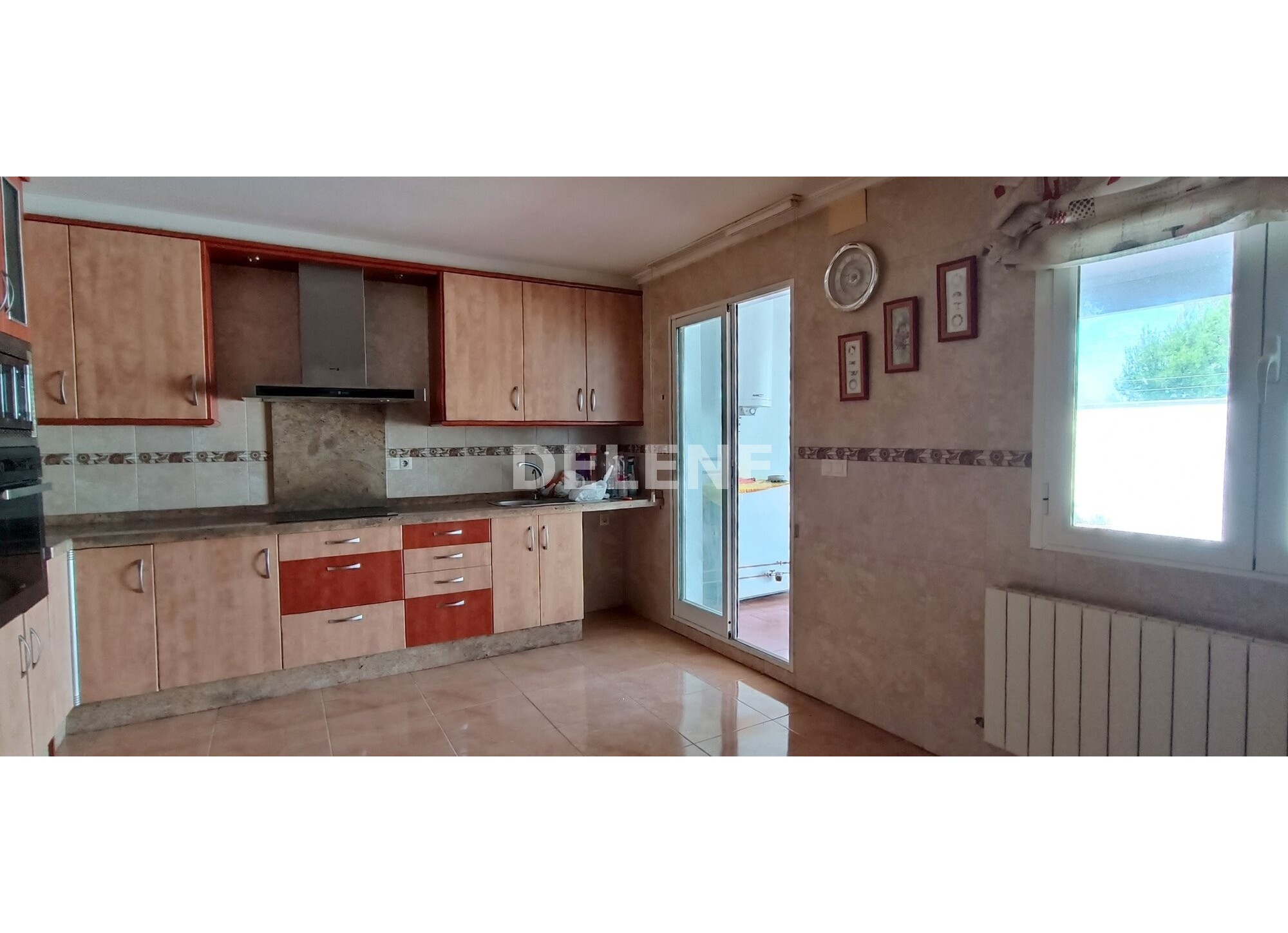 2792 ADOSADO CON GARAJE EN TOBARRA