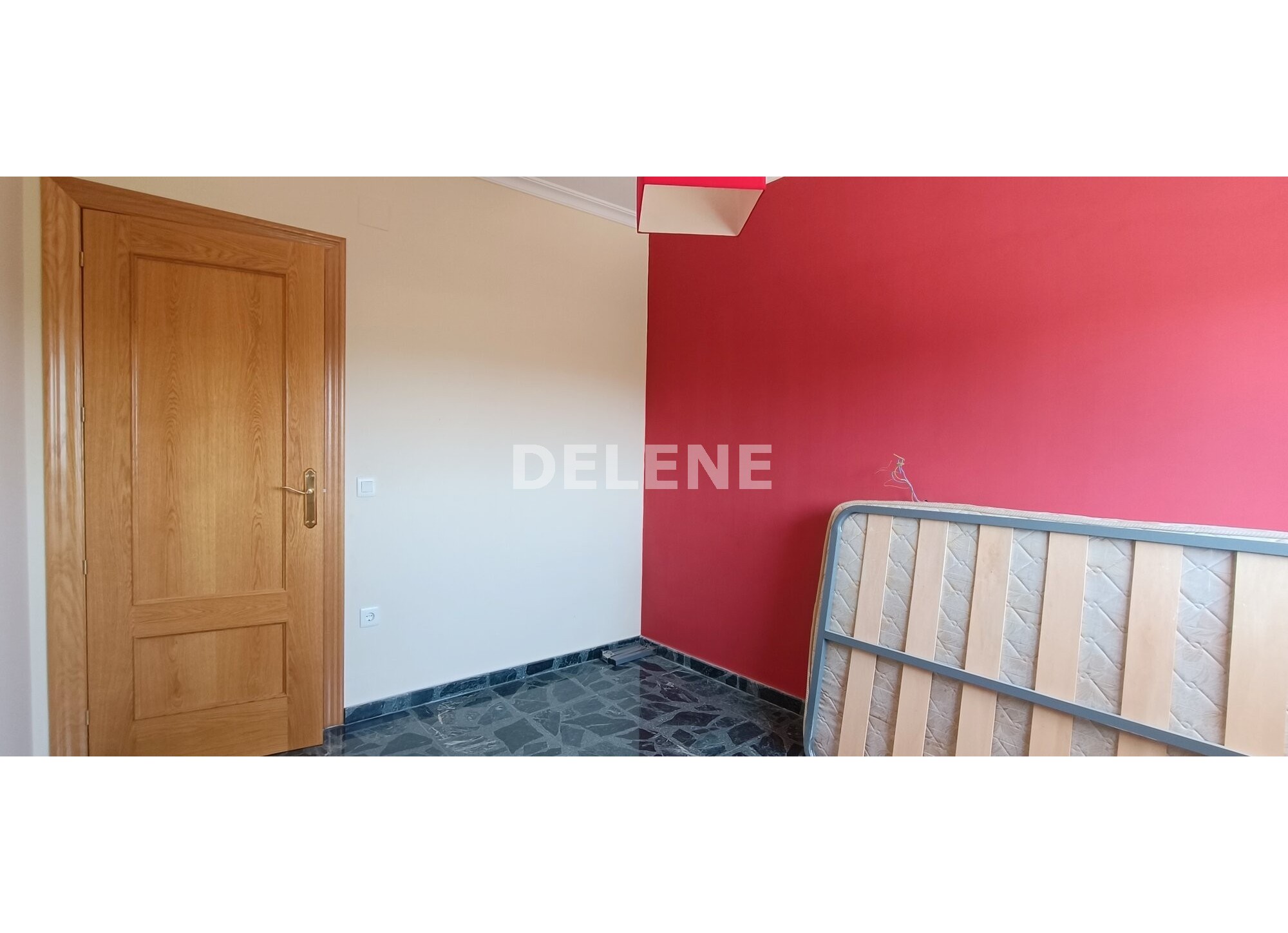 2793 ADOSADO CON PATIO Y GARAJE PRÓXIMO AVENIDA DE LA LIBERTAD
