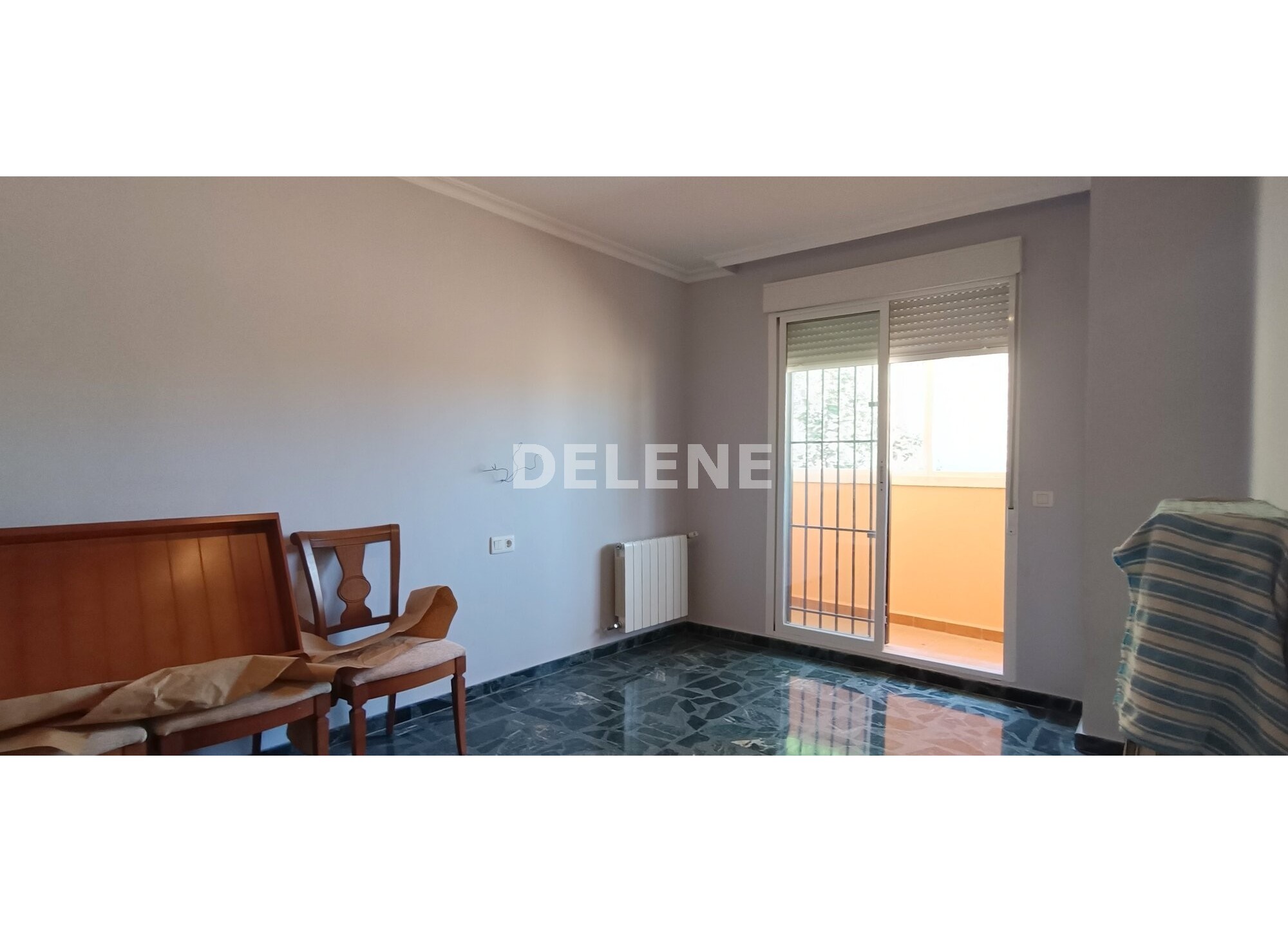 2793 ADOSADO CON PATIO Y GARAJE PRÓXIMO AVENIDA DE LA LIBERTAD