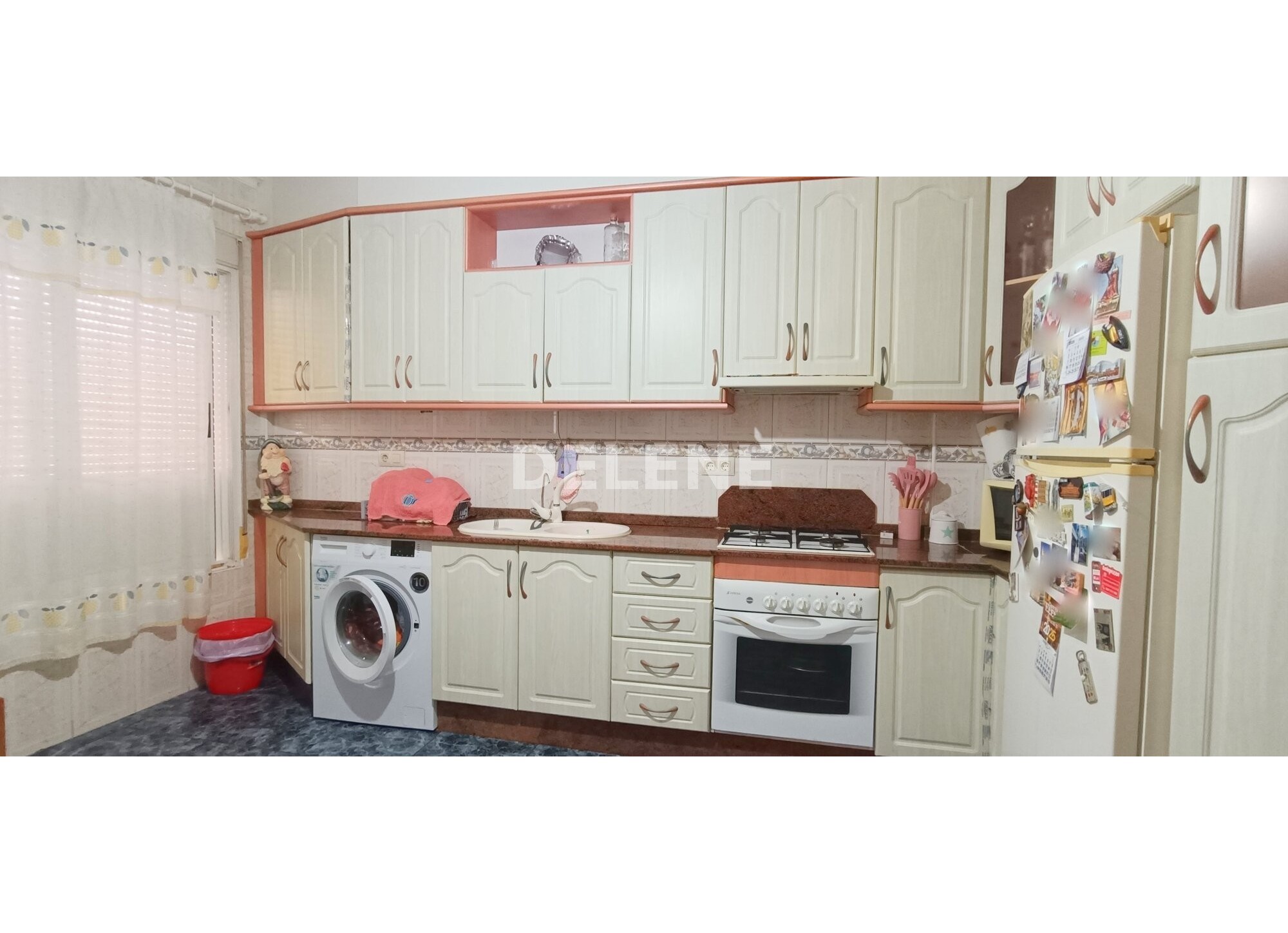 2796 CASA CON PATIO Y TERRENO, PRÓXIMA A AVENIDA DE LA CONSTITUCIÓN