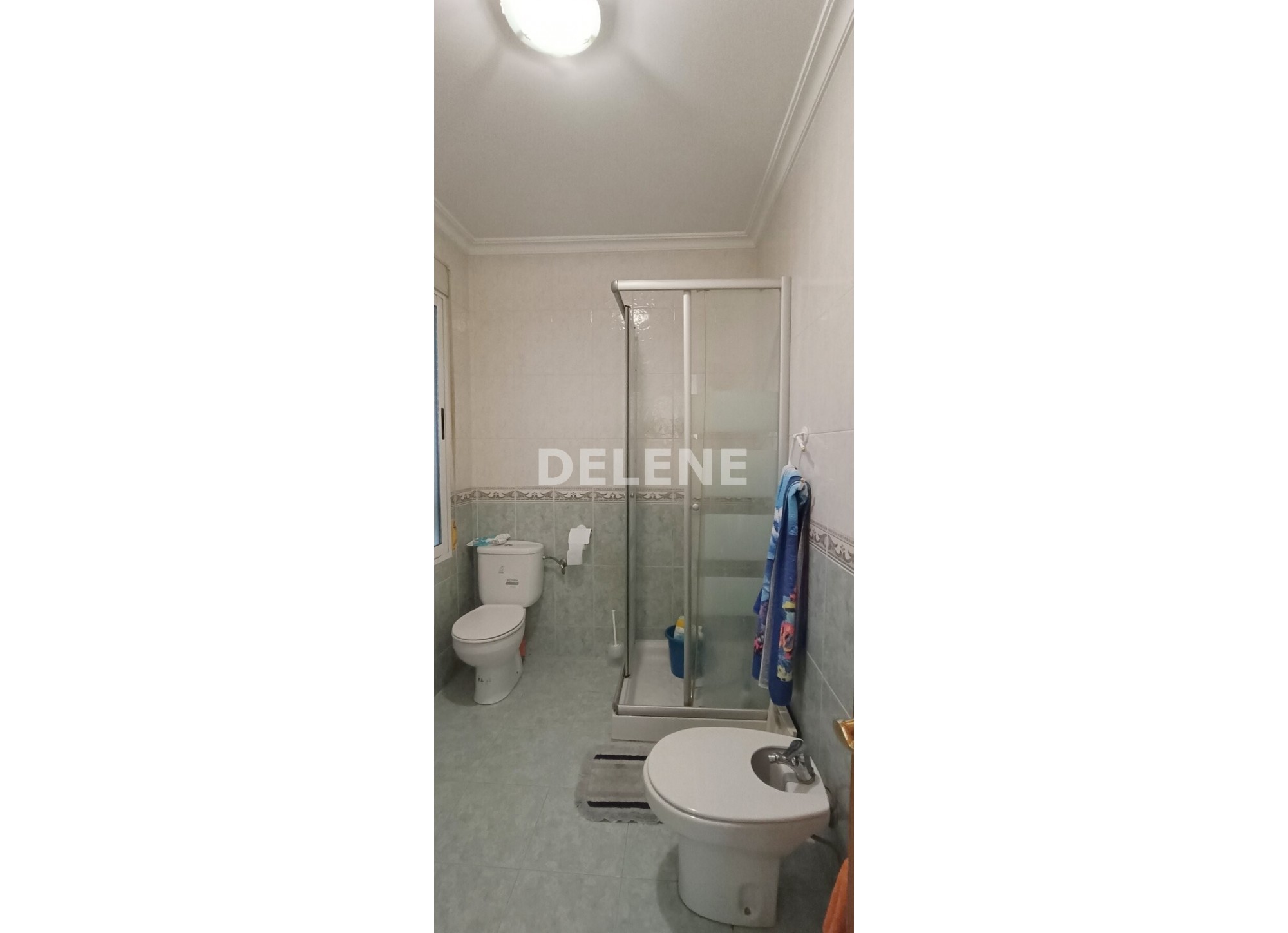 2796 CASA CON PATIO Y TERRENO, PRÓXIMA A AVENIDA DE LA CONSTITUCIÓN