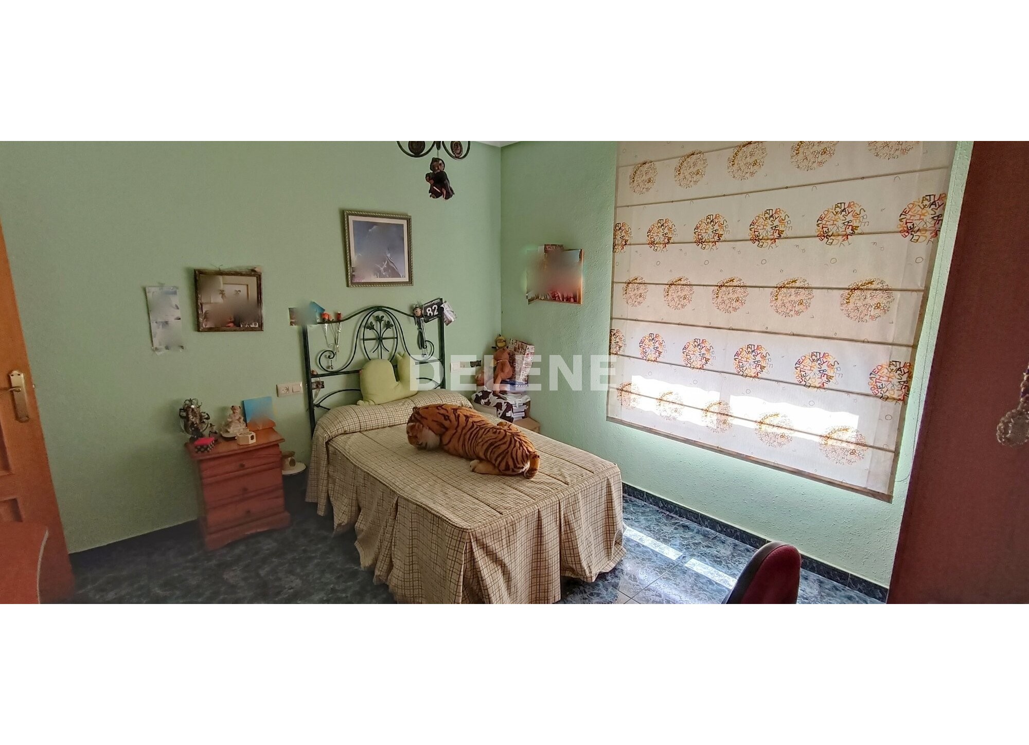 2796 CASA CON PATIO Y TERRENO, PRÓXIMA A AVENIDA DE LA CONSTITUCIÓN