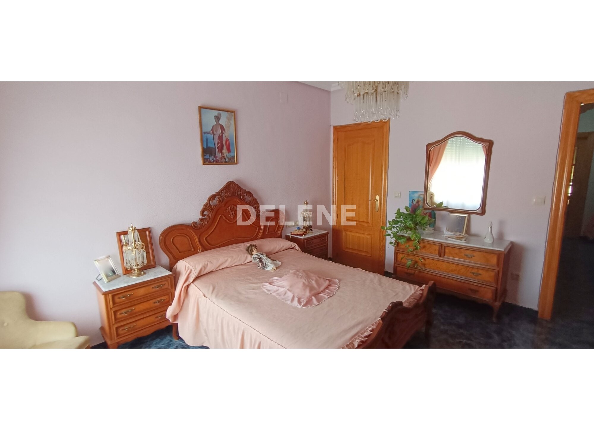 2796 CASA CON PATIO Y TERRENO, PRÓXIMA A AVENIDA DE LA CONSTITUCIÓN