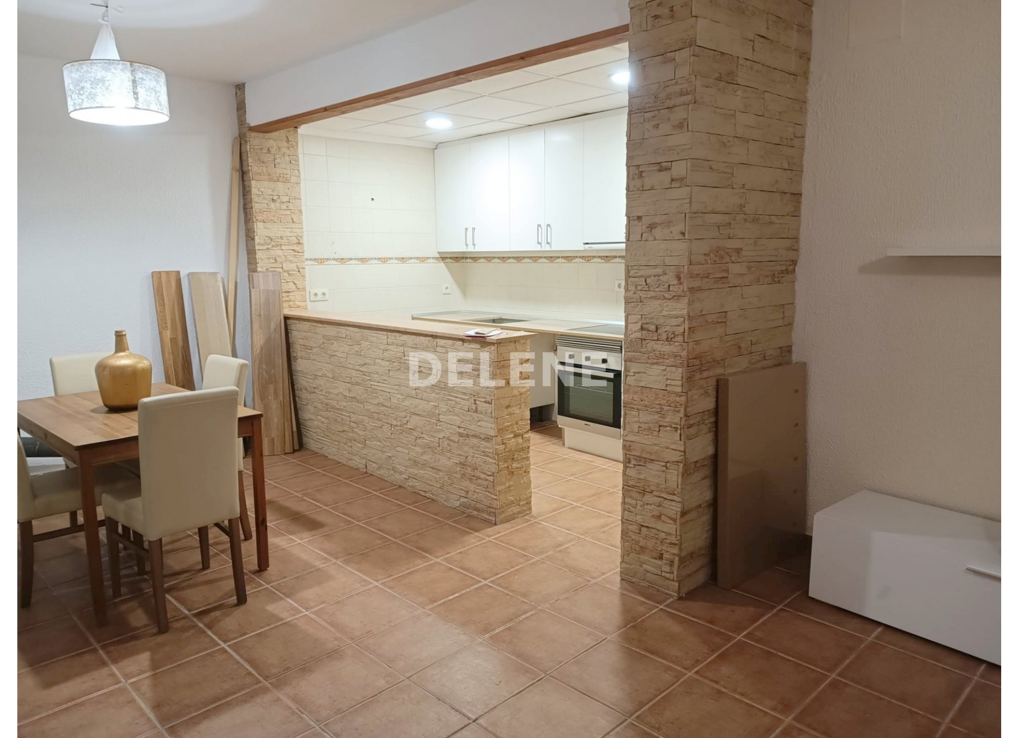 2798 CASA CON BUHARDILLA EN ELCHE DE LA SIERRA