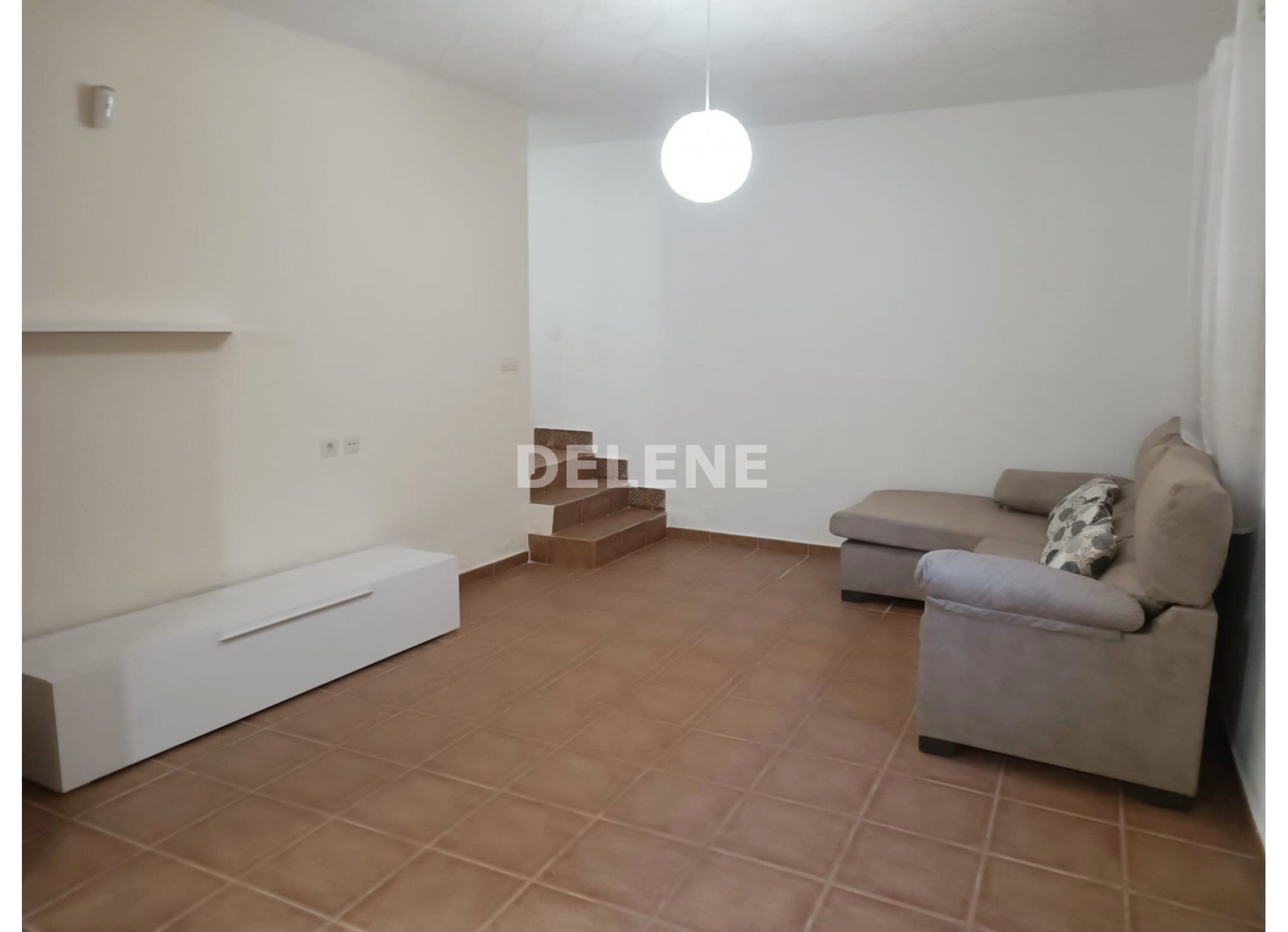 2798 CASA CON BUHARDILLA EN ELCHE DE LA SIERRA