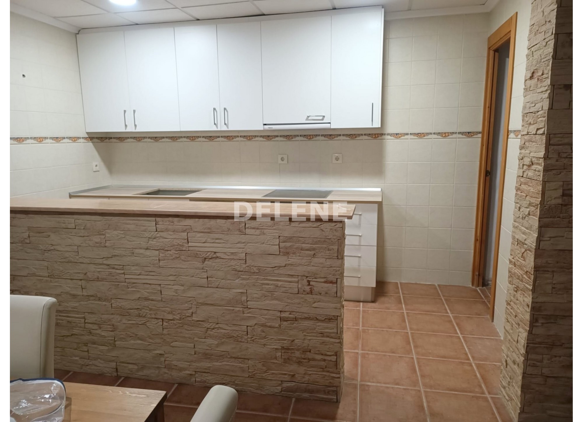 2798 CASA CON BUHARDILLA EN ELCHE DE LA SIERRA