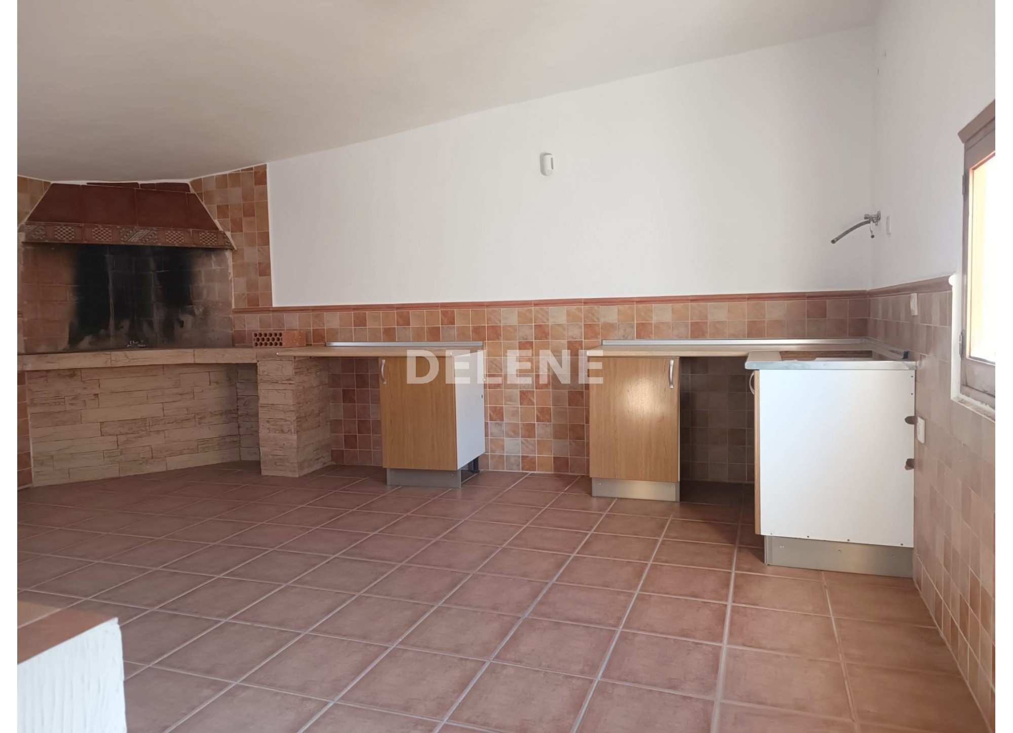 2798 CASA CON BUHARDILLA EN ELCHE DE LA SIERRA