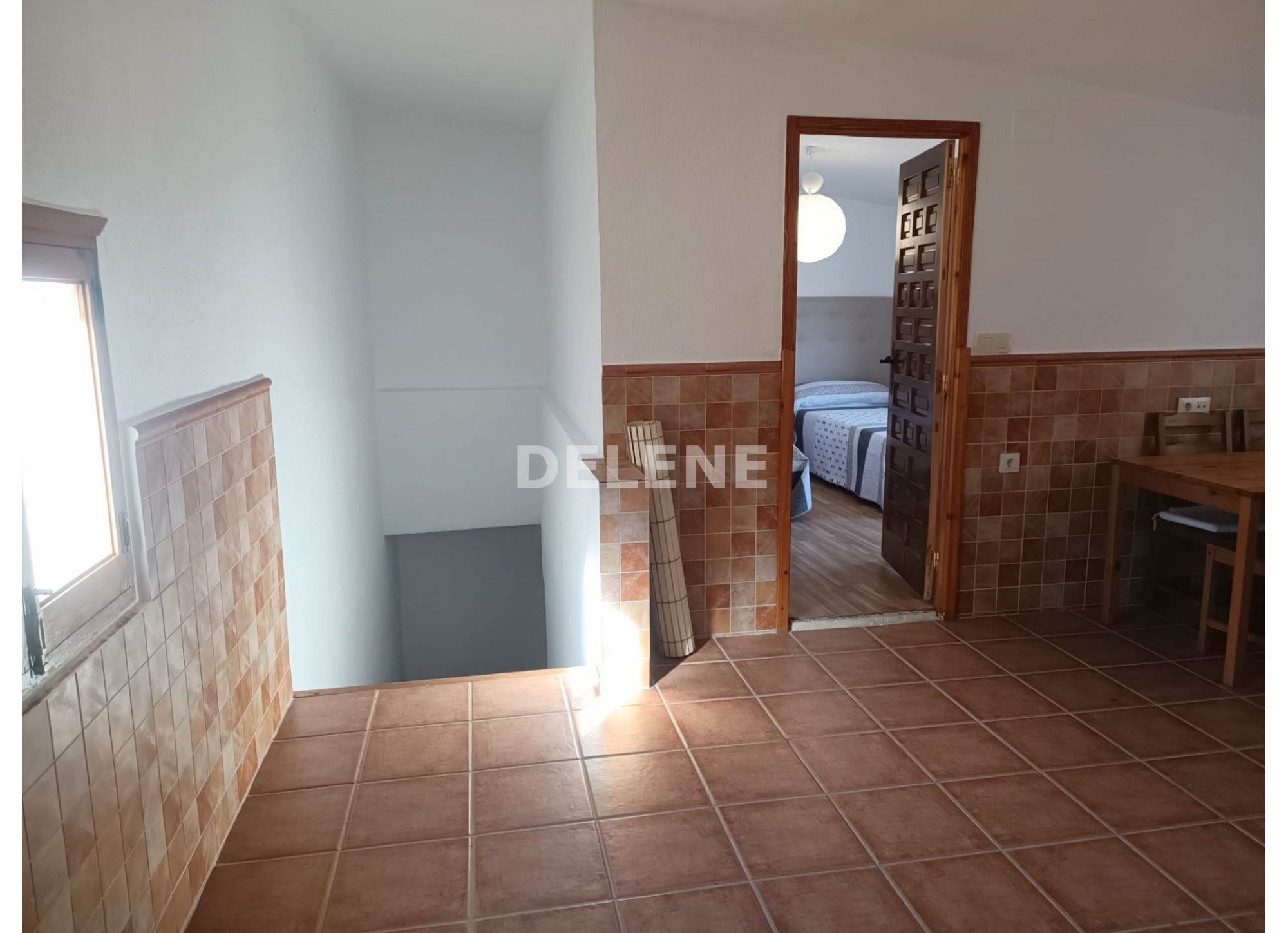 2798 CASA CON BUHARDILLA EN ELCHE DE LA SIERRA