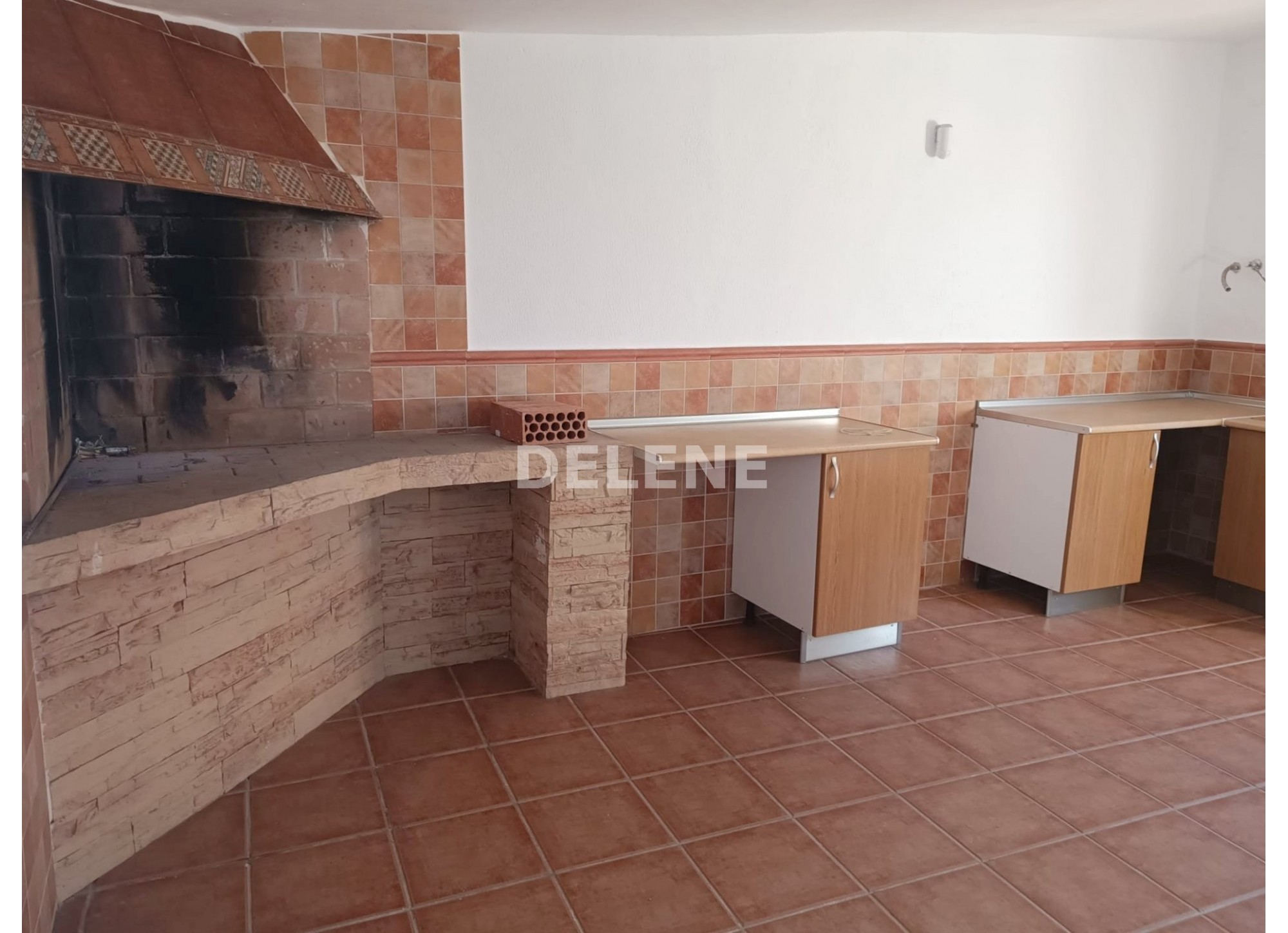 2798 CASA CON BUHARDILLA EN ELCHE DE LA SIERRA