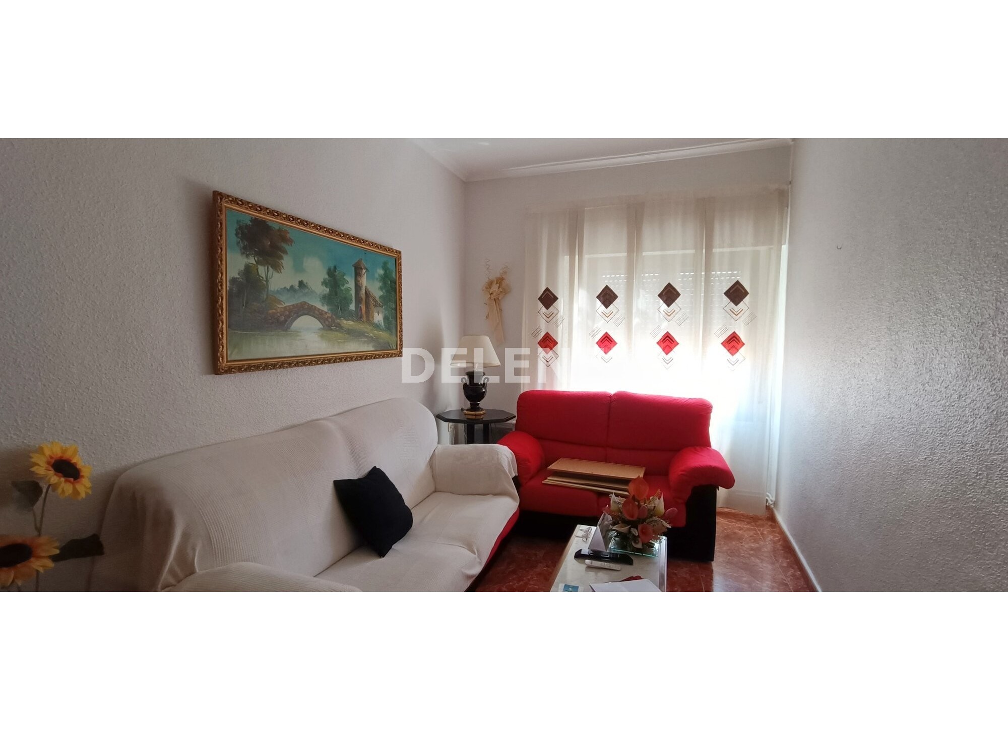 2801 CASA CON PATIO Y GARAJE EN TOBARRA