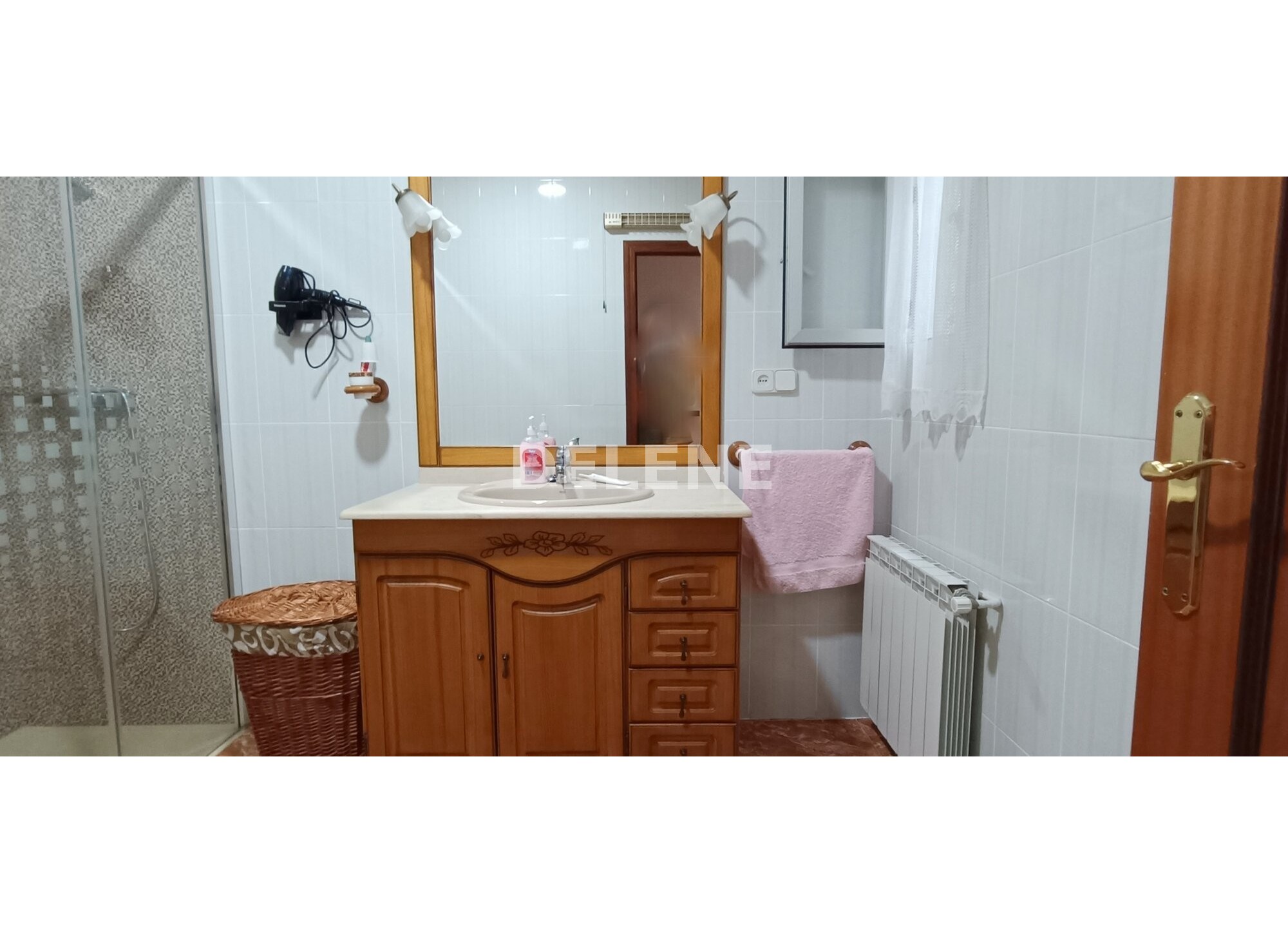 2801 CASA CON PATIO Y GARAJE EN TOBARRA