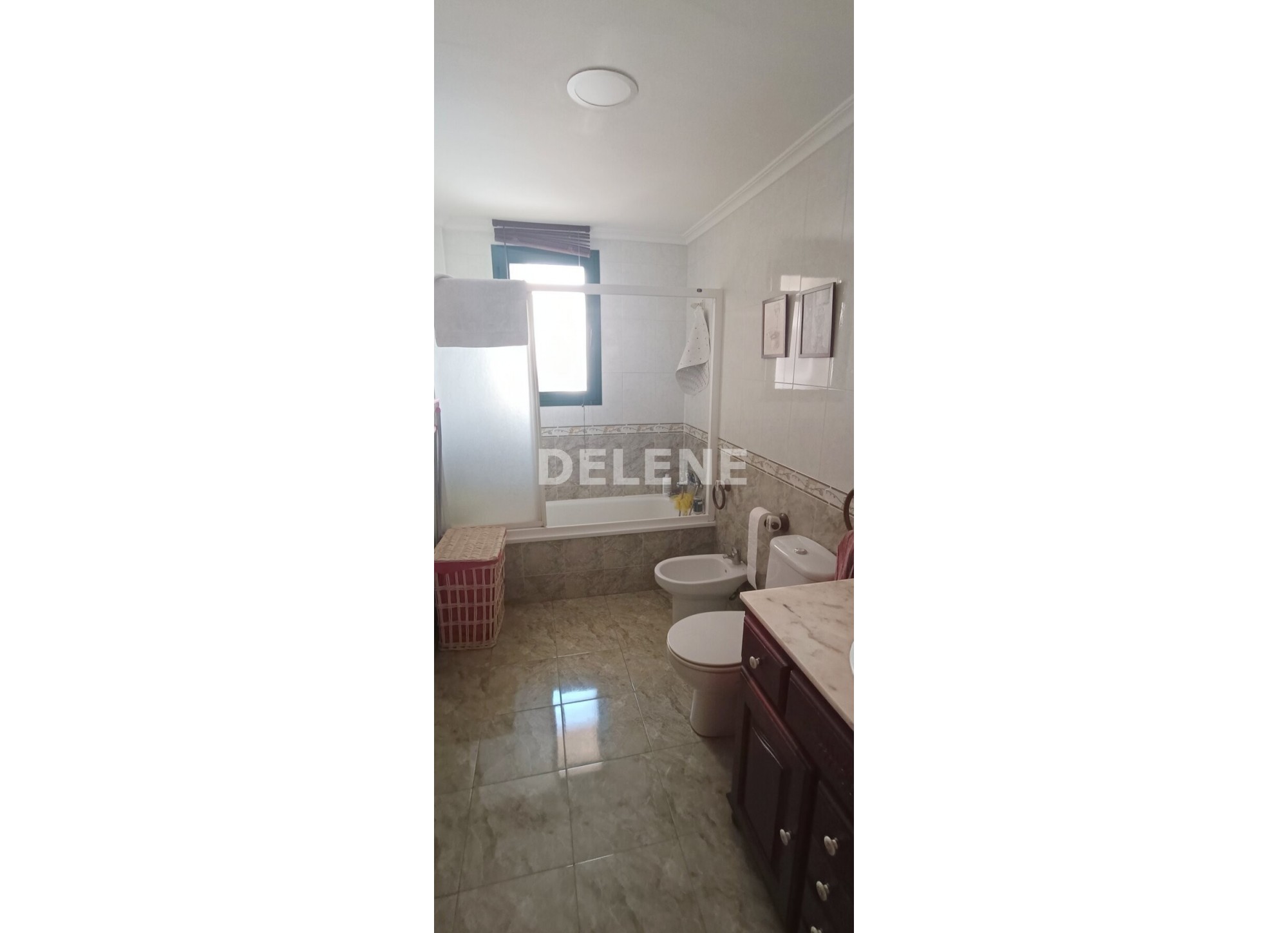 2805 PISO CON GARAJE Y TRASTERO PRÓXIMO A HOSPITAL