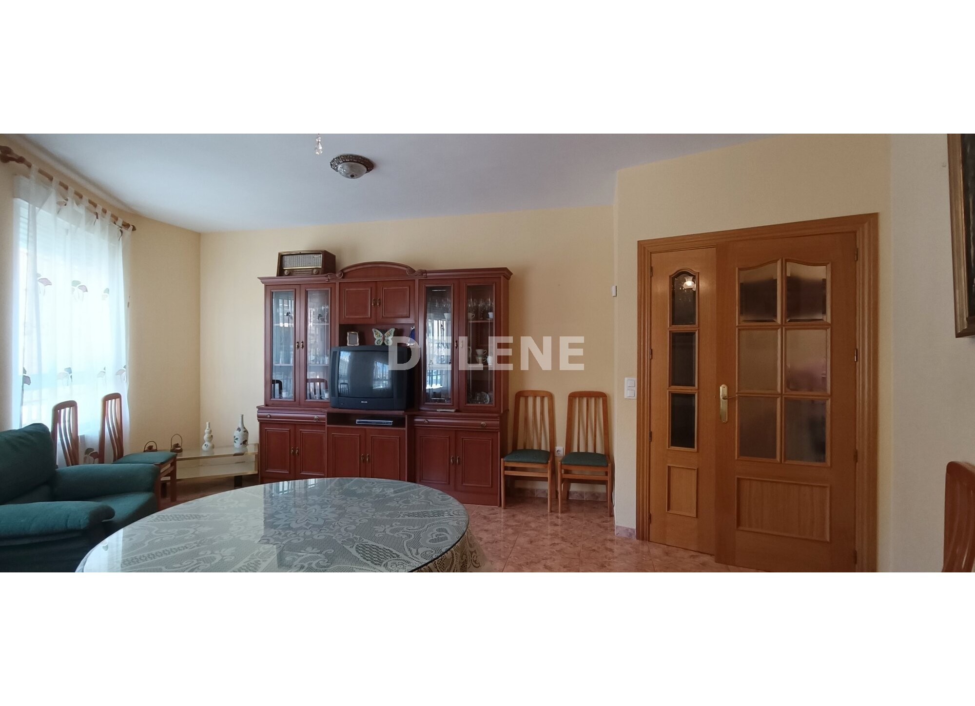 2806 PISO CON PATIO Y TRASTERO EN AVENIDA DE LA CONSTITUCIÓN