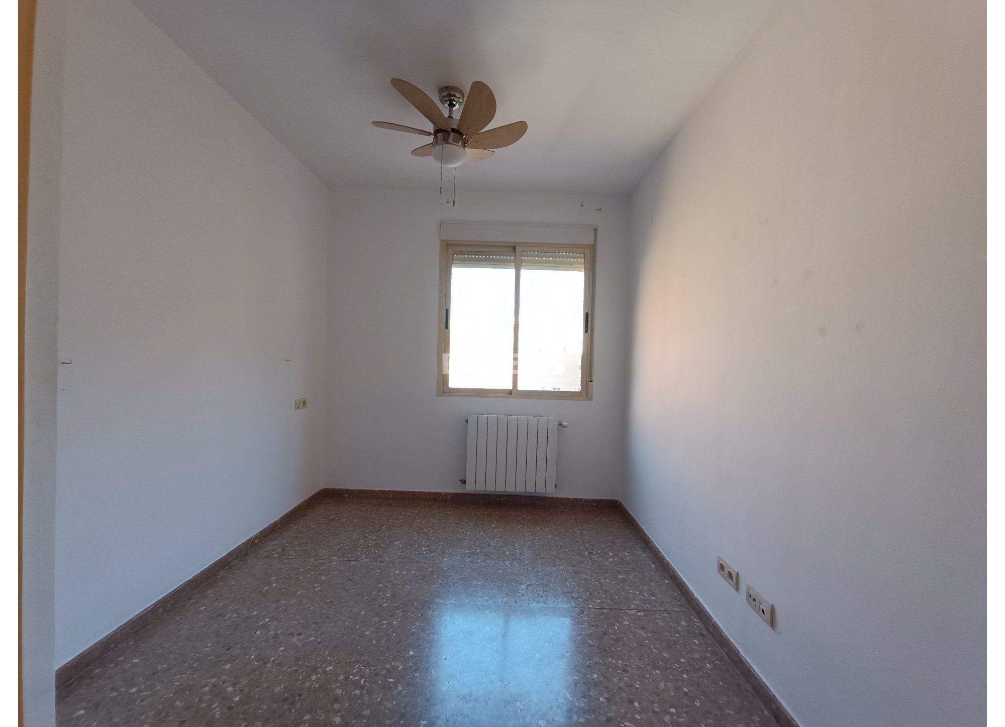 2781 PISO CON GARAJE, TRASTERO Y PISCINA COMUNITARIA, PRÓXIMO A MERCADONA