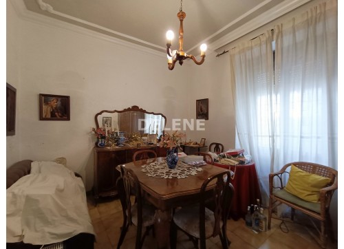 2816 CASA CON PATIO PRÓXIMA A JARDIN DEL TAMBORILERO