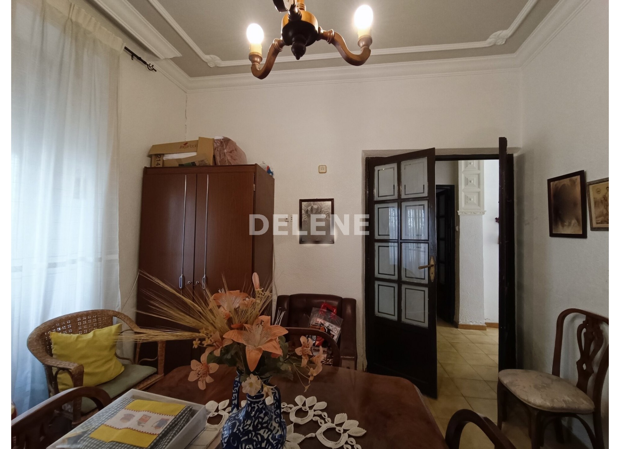 2816 CASA CON PATIO PRÓXIMA A JARDIN DEL TAMBORILERO