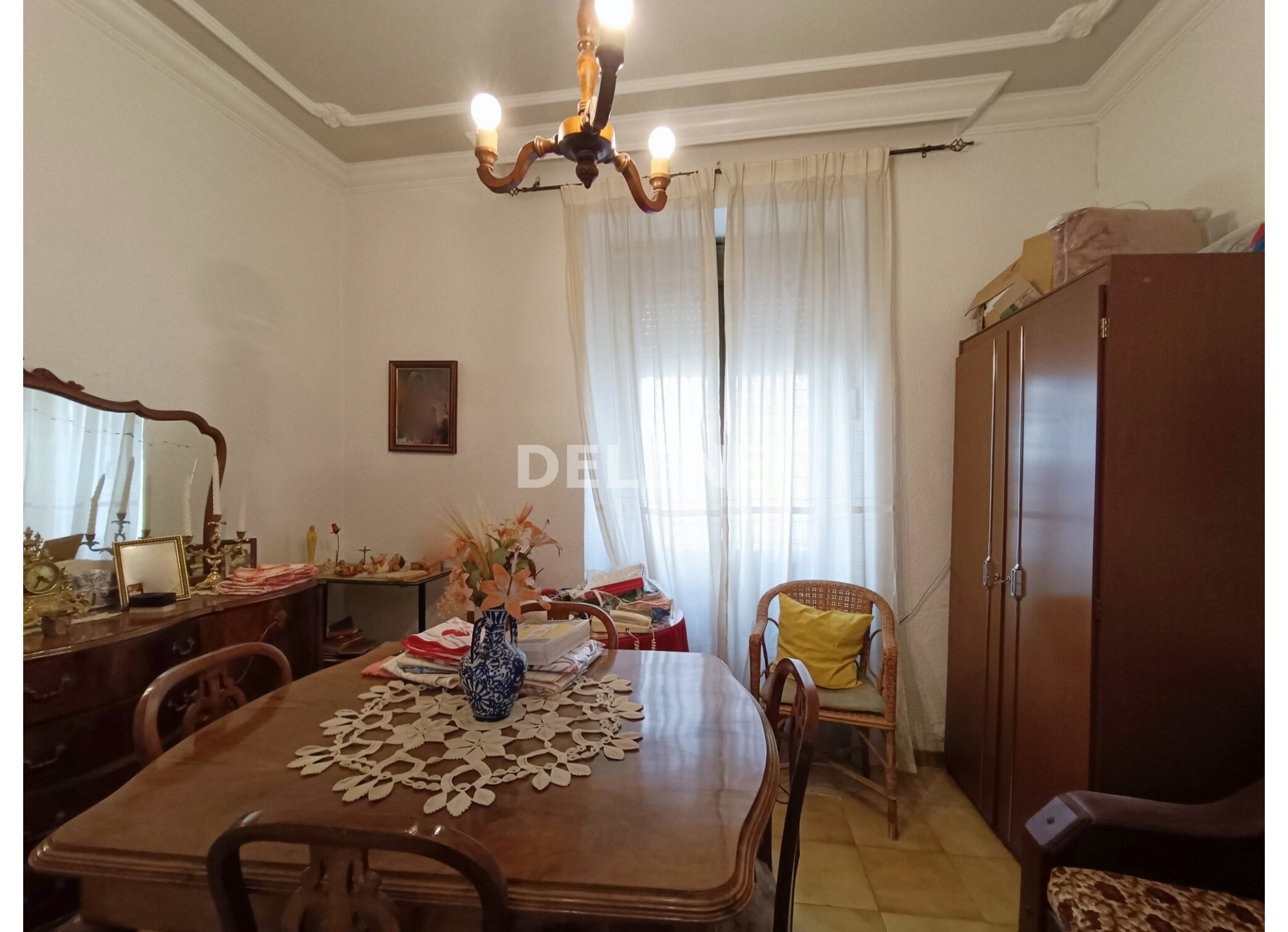 2816 CASA CON PATIO PRÓXIMA A JARDIN DEL TAMBORILERO