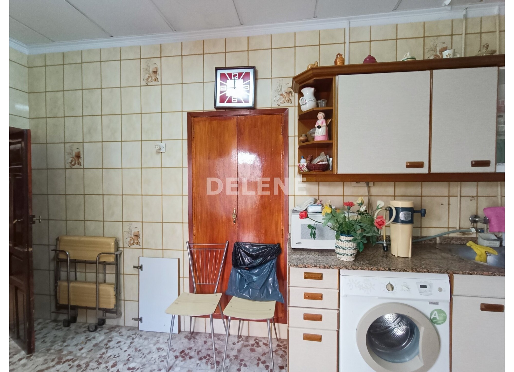 2816 CASA CON PATIO PRÓXIMA A JARDIN DEL TAMBORILERO