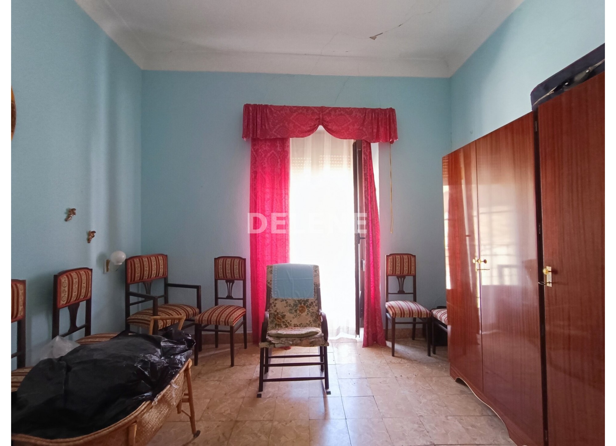 2816 CASA CON PATIO PRÓXIMA A JARDIN DEL TAMBORILERO