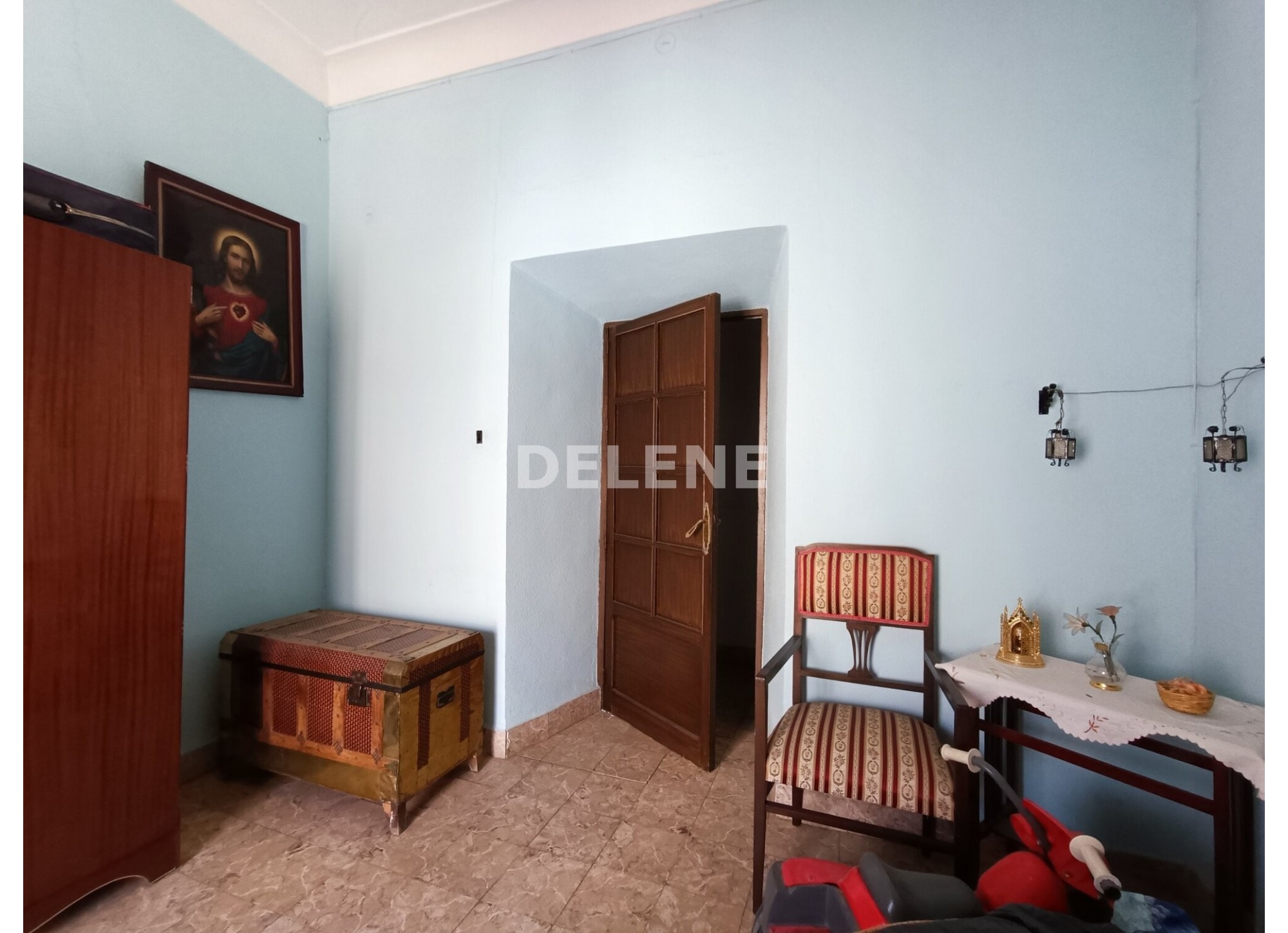 2816 CASA CON PATIO PRÓXIMA A JARDIN DEL TAMBORILERO