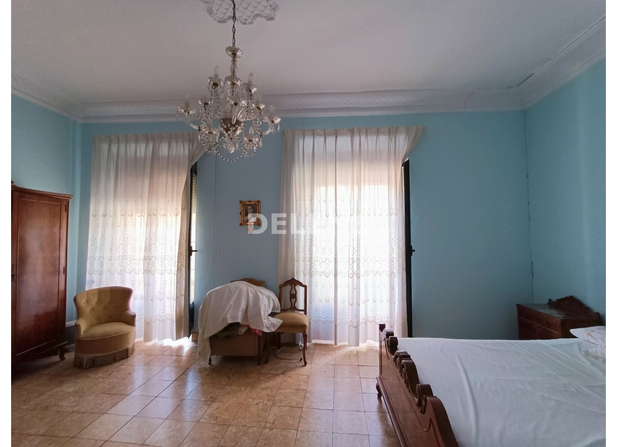 2816 CASA CON PATIO PRÓXIMA A JARDIN DEL TAMBORILERO