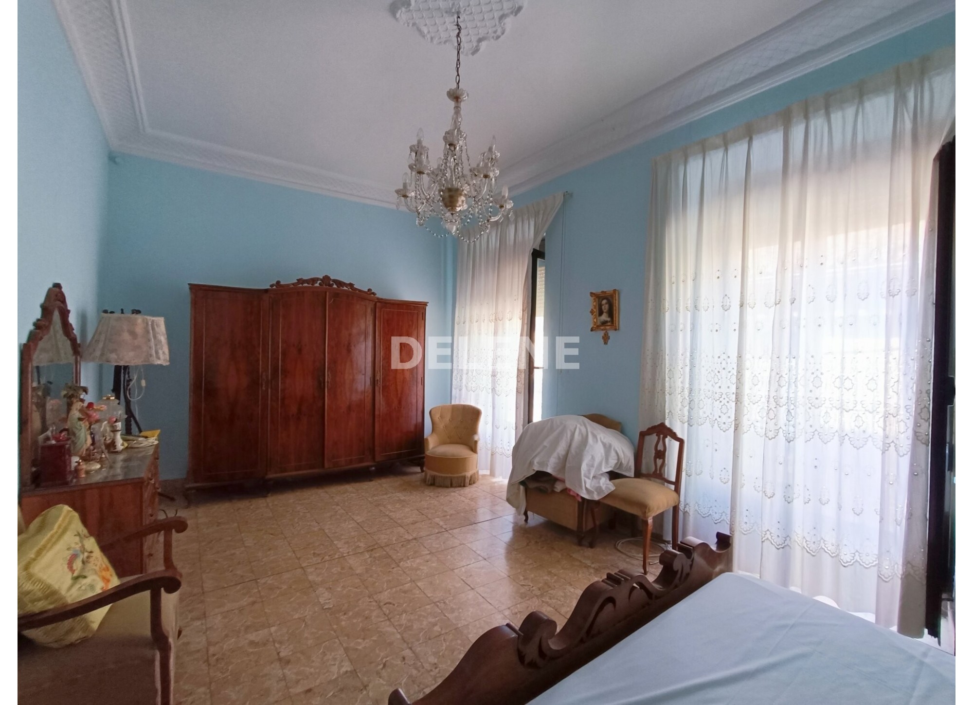 2816 CASA CON PATIO PRÓXIMA A JARDIN DEL TAMBORILERO