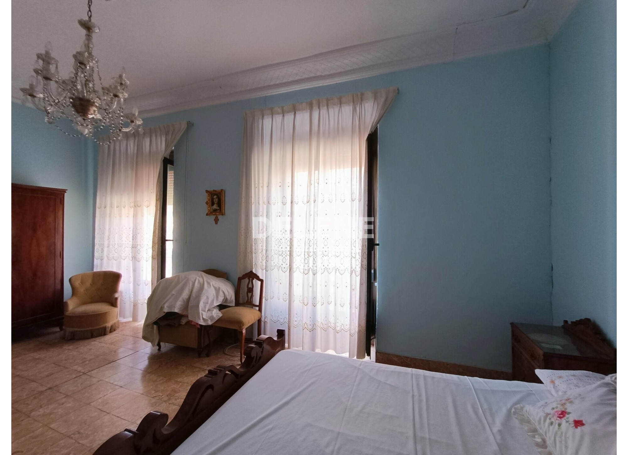 2816 CASA CON PATIO PRÓXIMA A JARDIN DEL TAMBORILERO