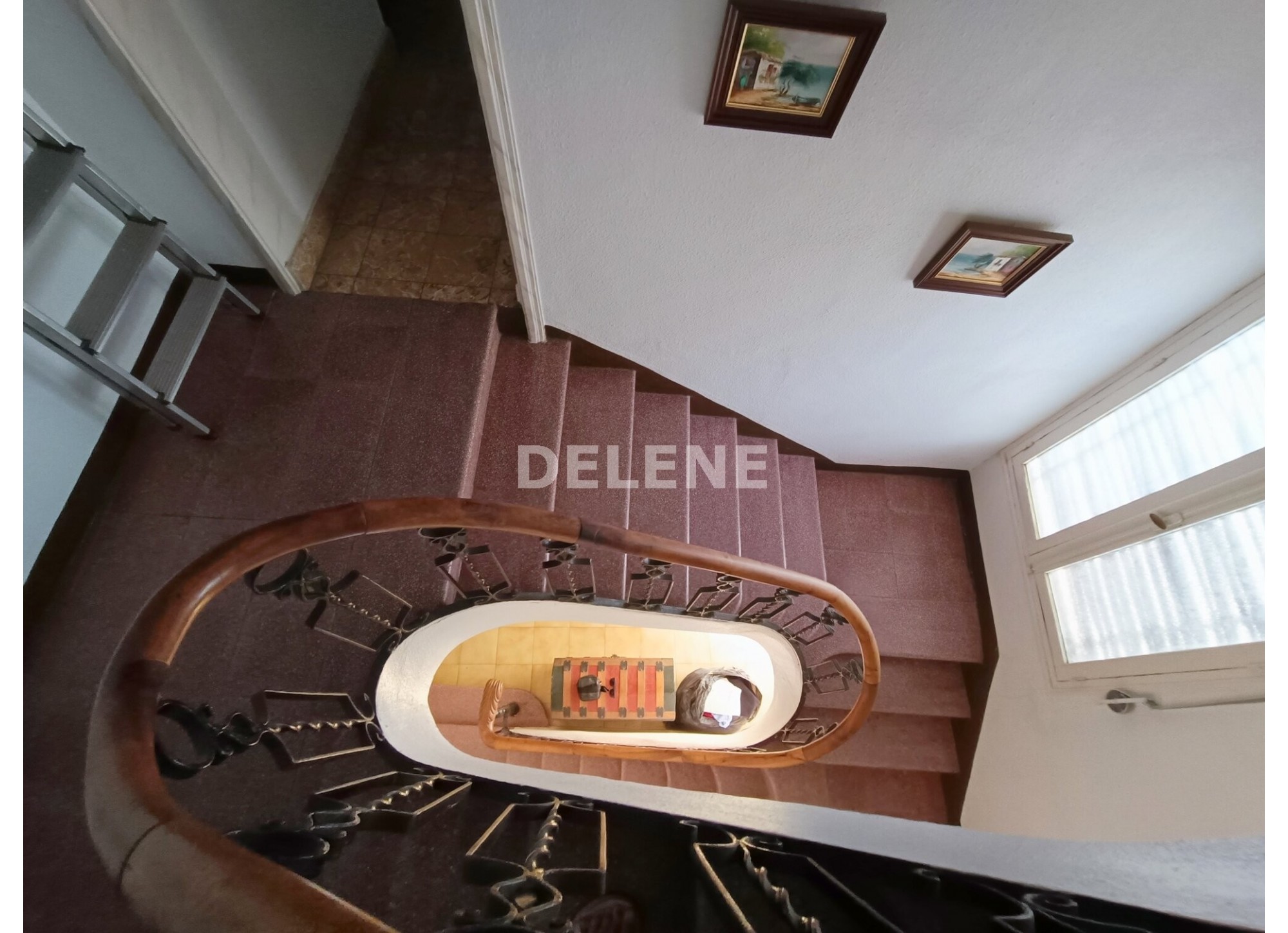 2816 CASA CON PATIO PRÓXIMA A JARDIN DEL TAMBORILERO