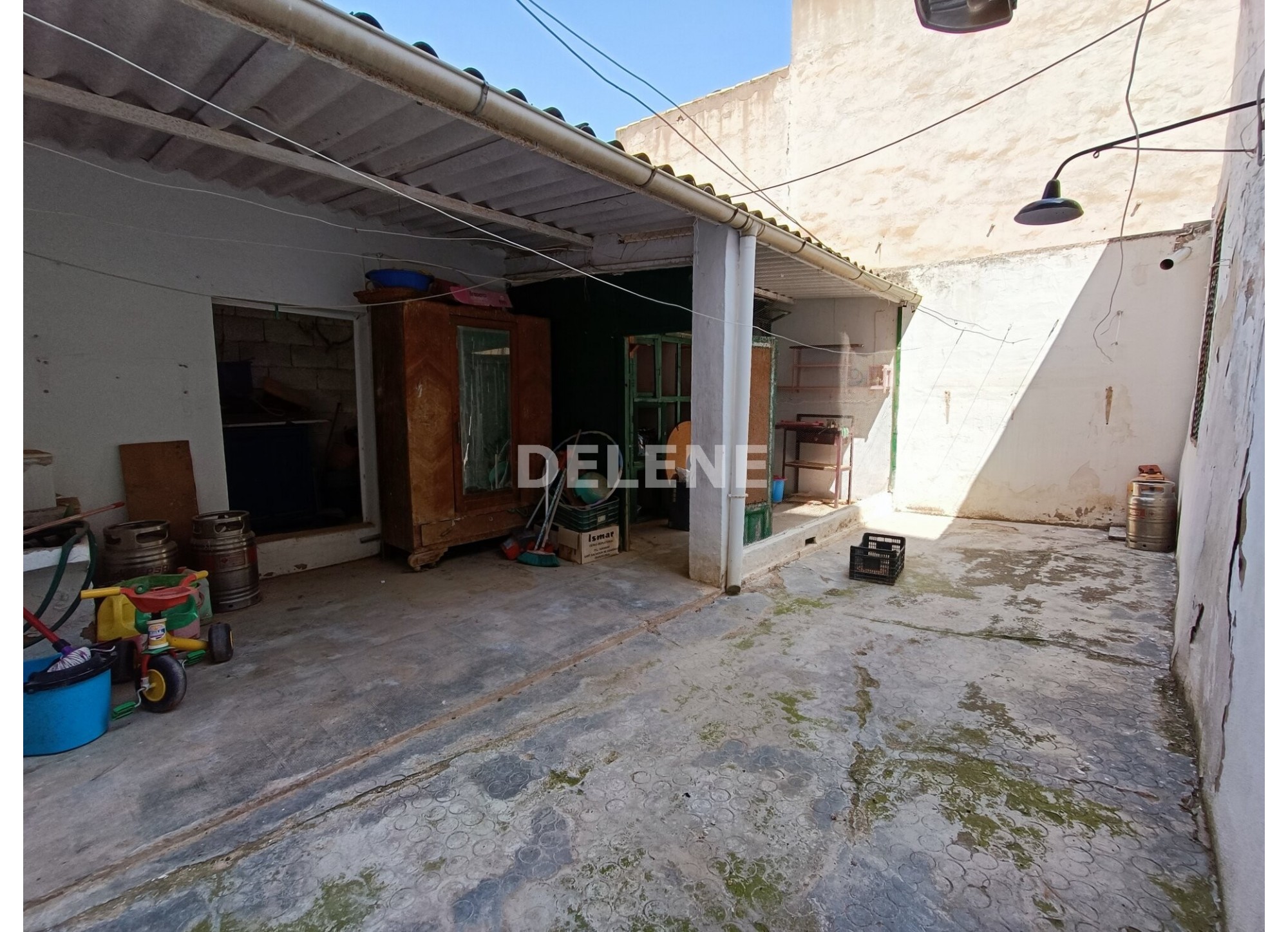 2817 CASA SEÑORIAL CON PATIO, COLEGIO DEL ROSARIO