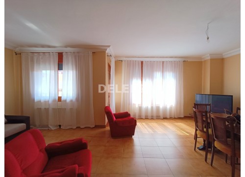 2818 PISO DE 140M2 CON TERRAZA, COLEGIO ENTRE CULTURAS