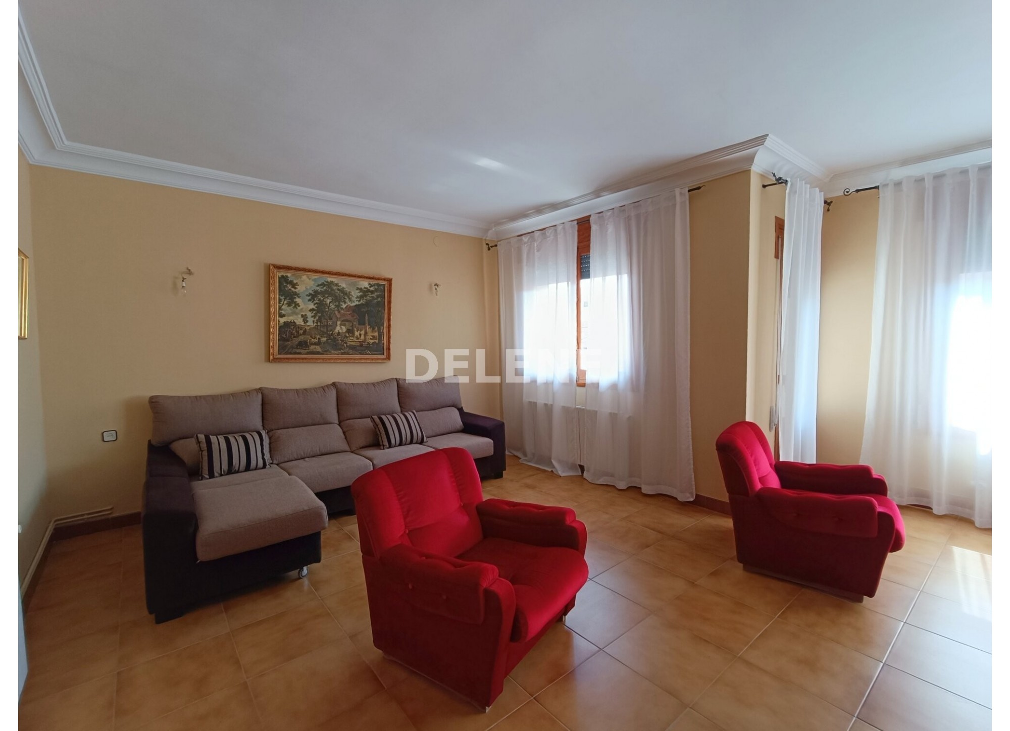 2818 PISO DE 140M2 CON TERRAZA, COLEGIO ENTRE CULTURAS