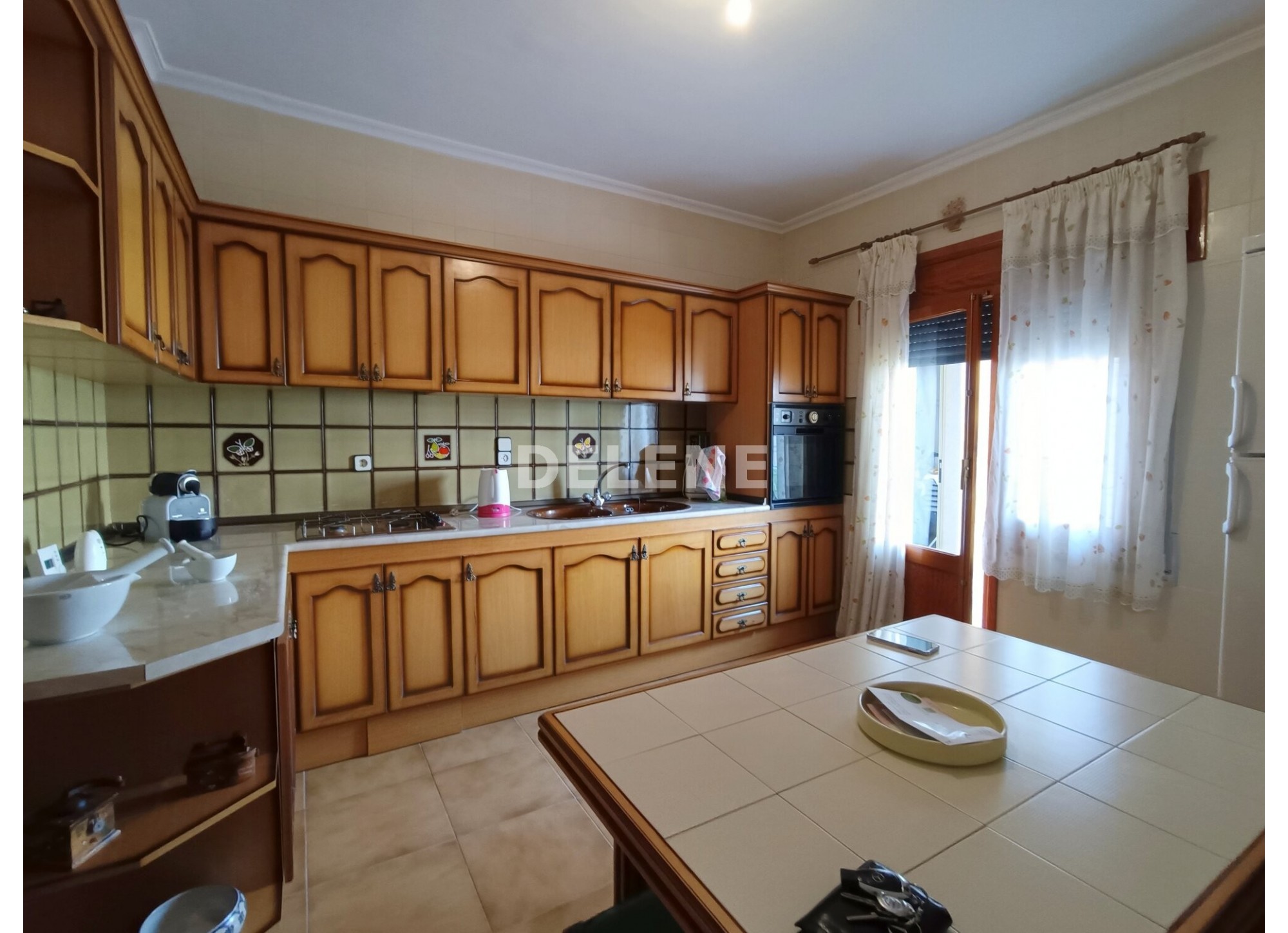2818 PISO DE 140M2 CON TERRAZA, COLEGIO ENTRE CULTURAS