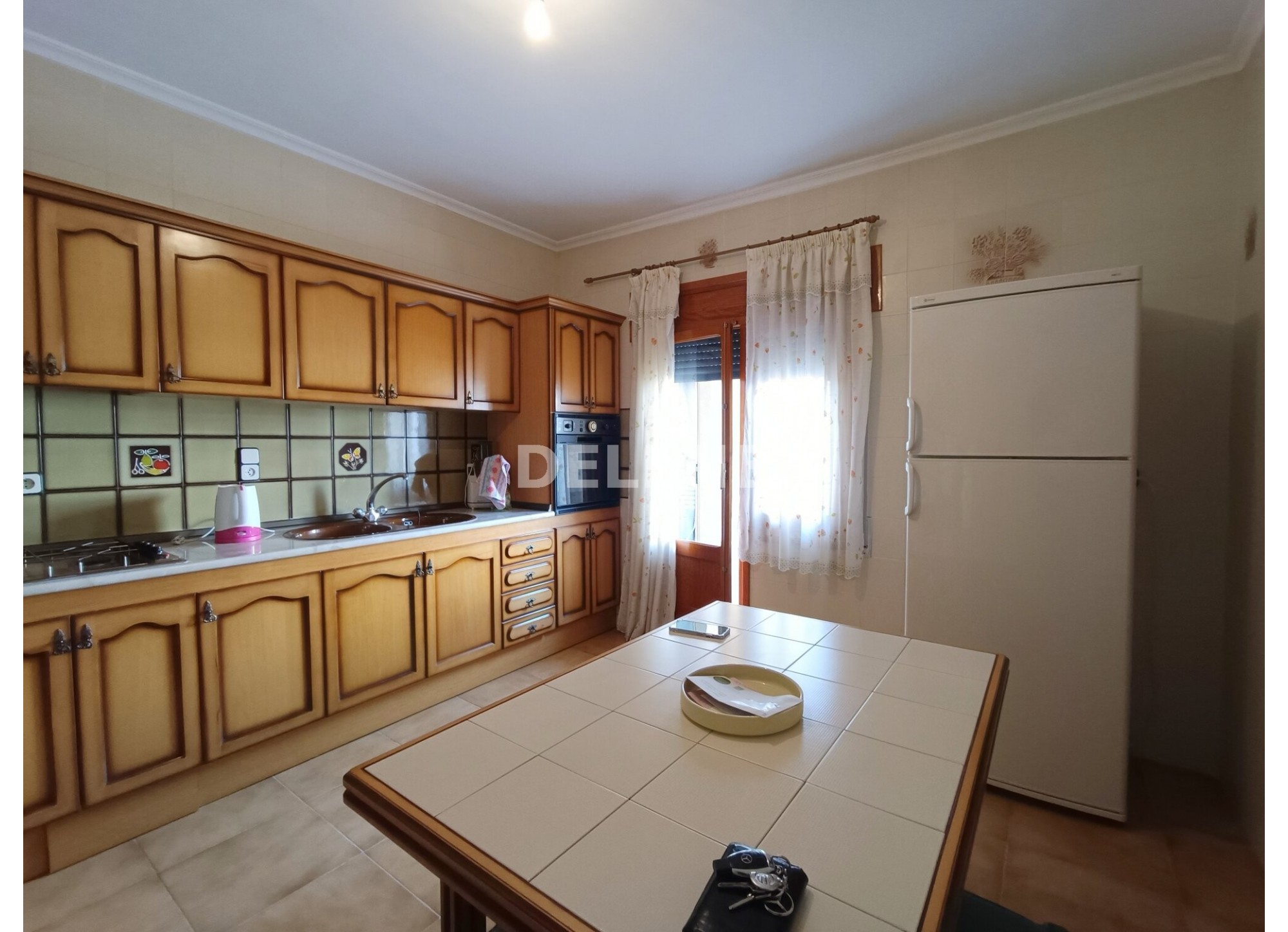 2818 PISO DE 140M2 CON TERRAZA, COLEGIO ENTRE CULTURAS